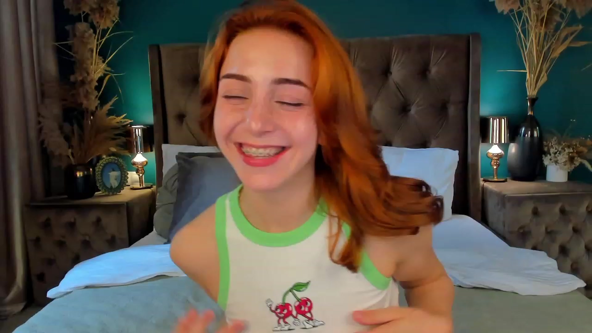 Gallery image thumbnail from ElsaYoung's myfreecams stream on, 06/20/2023, 08:37 image 4 of 20
