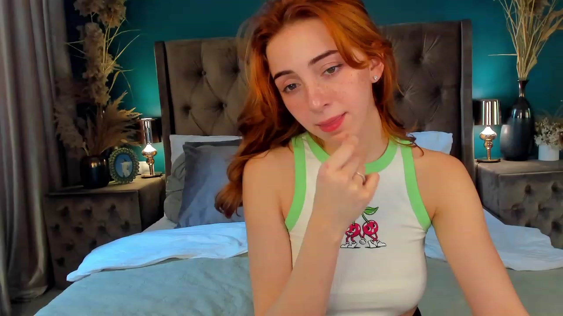 Gallery image thumbnail from ElsaYoung's myfreecams stream on, 06/20/2023, 08:37 image 8 of 20