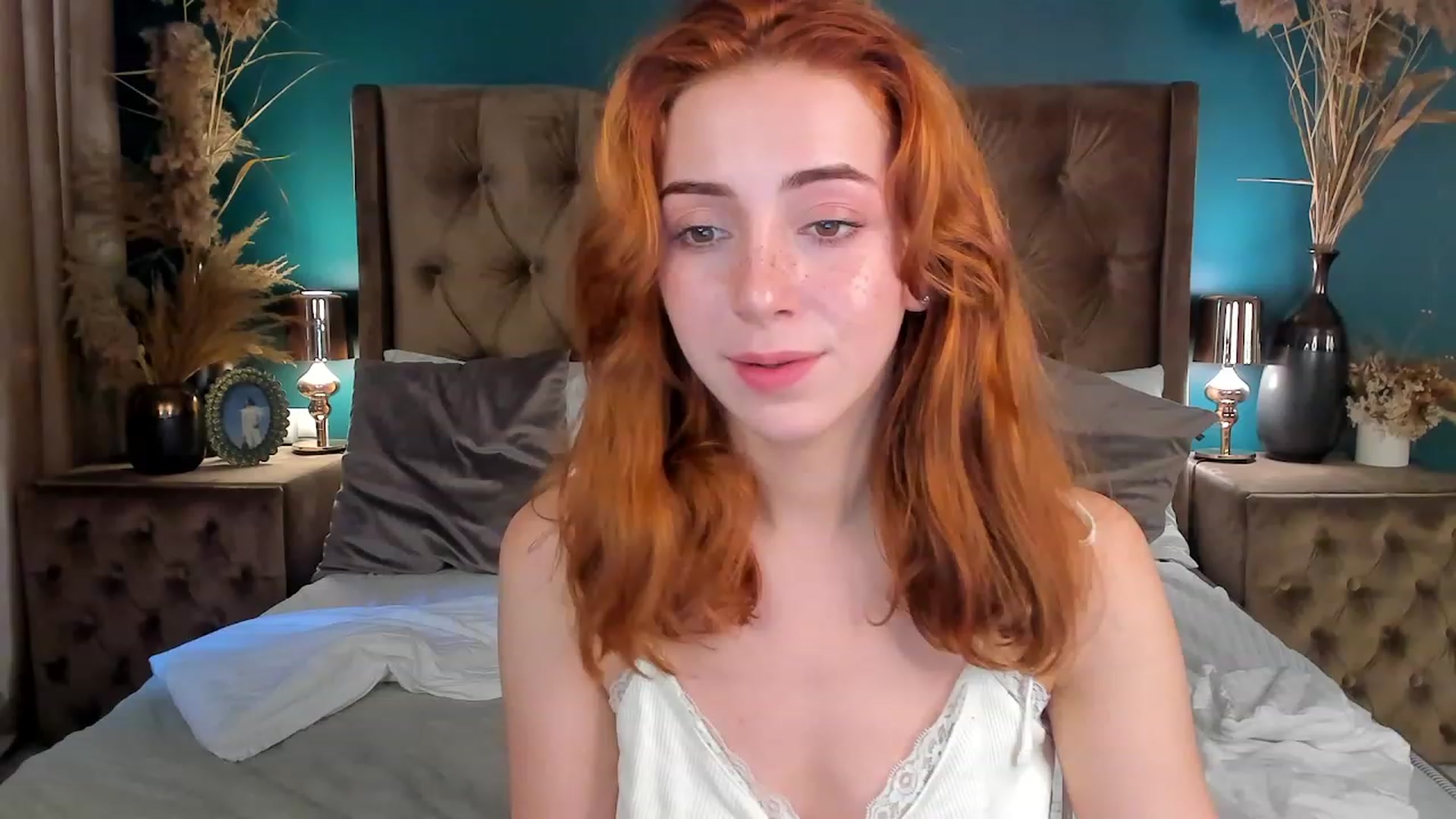 Gallery image thumbnail from ElsaYoung's myfreecams stream on, 06/21/2023, 16:35 image 18 of 20