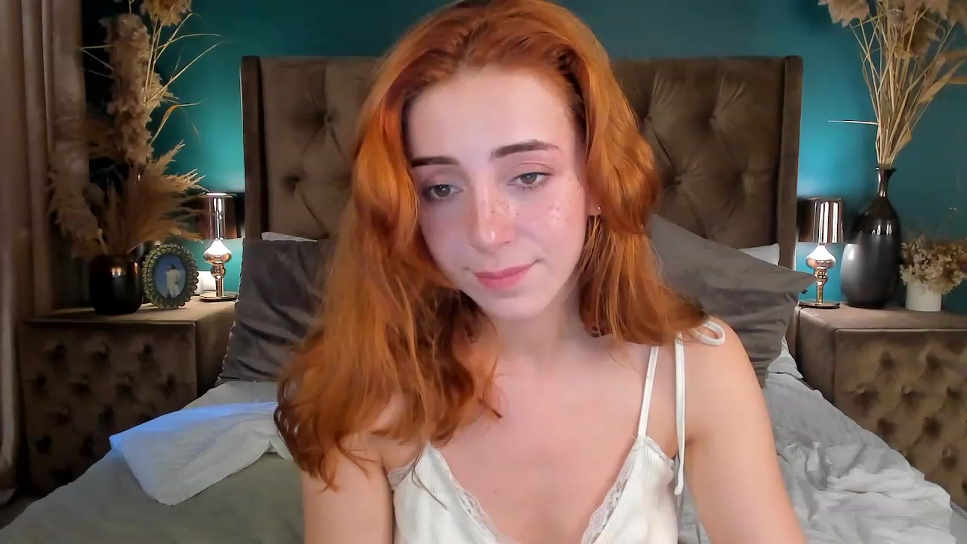 Gallery image thumbnail from ElsaYoung's myfreecams stream on, 06/21/2023, 16:35 image 10 of 20