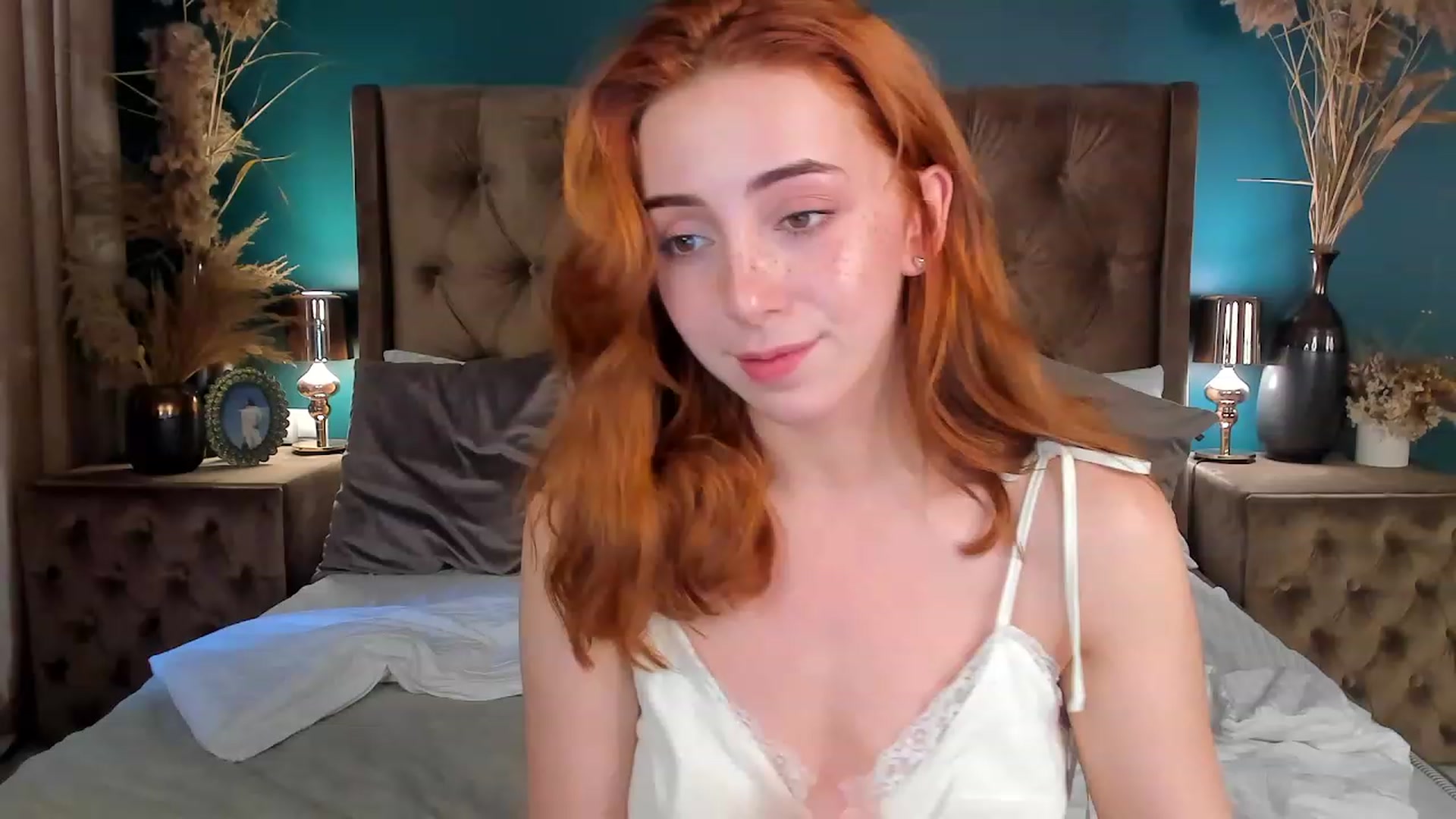 Gallery image thumbnail from ElsaYoung's myfreecams stream on, 06/21/2023, 16:35 image 19 of 20
