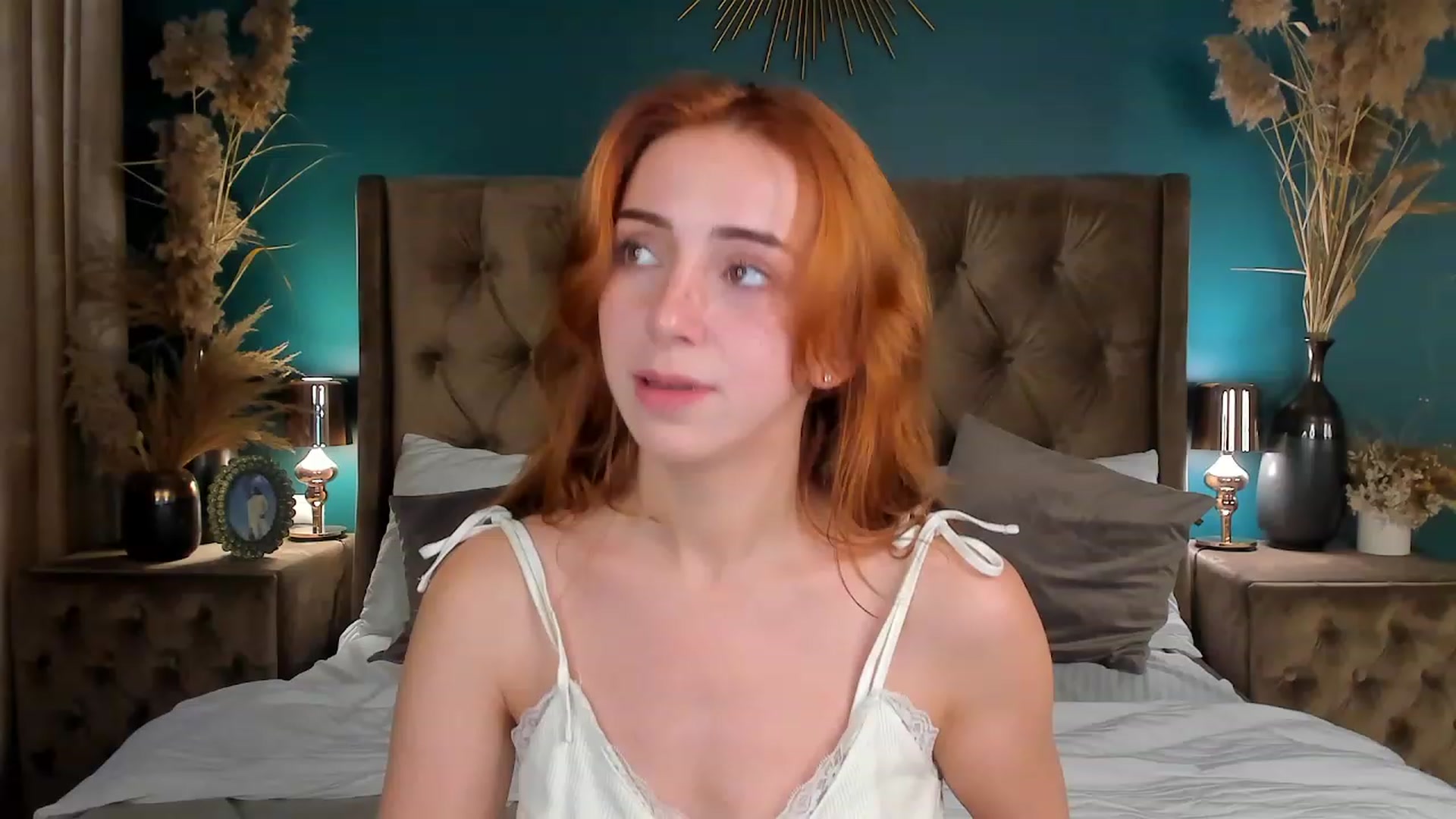 Gallery image thumbnail from ElsaYoung's myfreecams stream on, 06/21/2023, 18:02 image 19 of 20