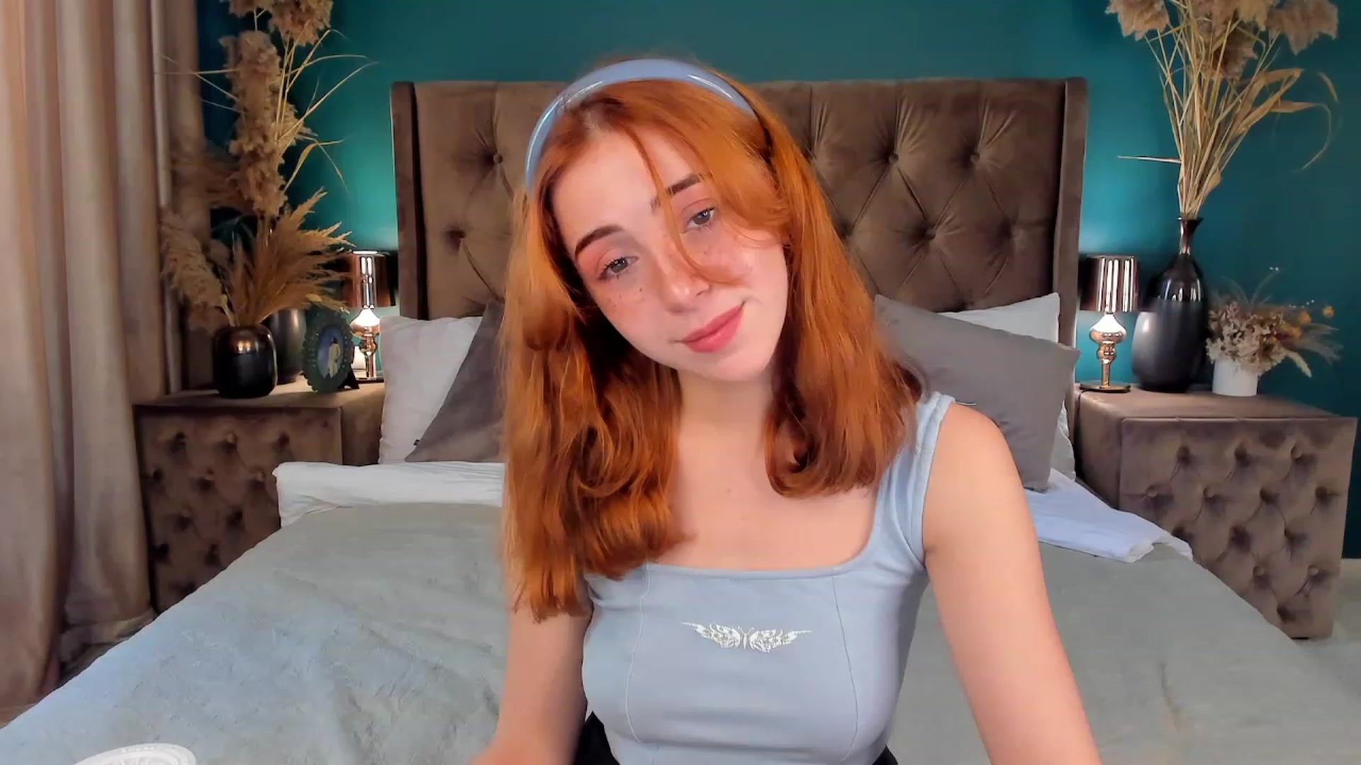 Gallery image thumbnail from ElsaYoung's myfreecams stream on, 06/22/2023, 13:11 image 9 of 20