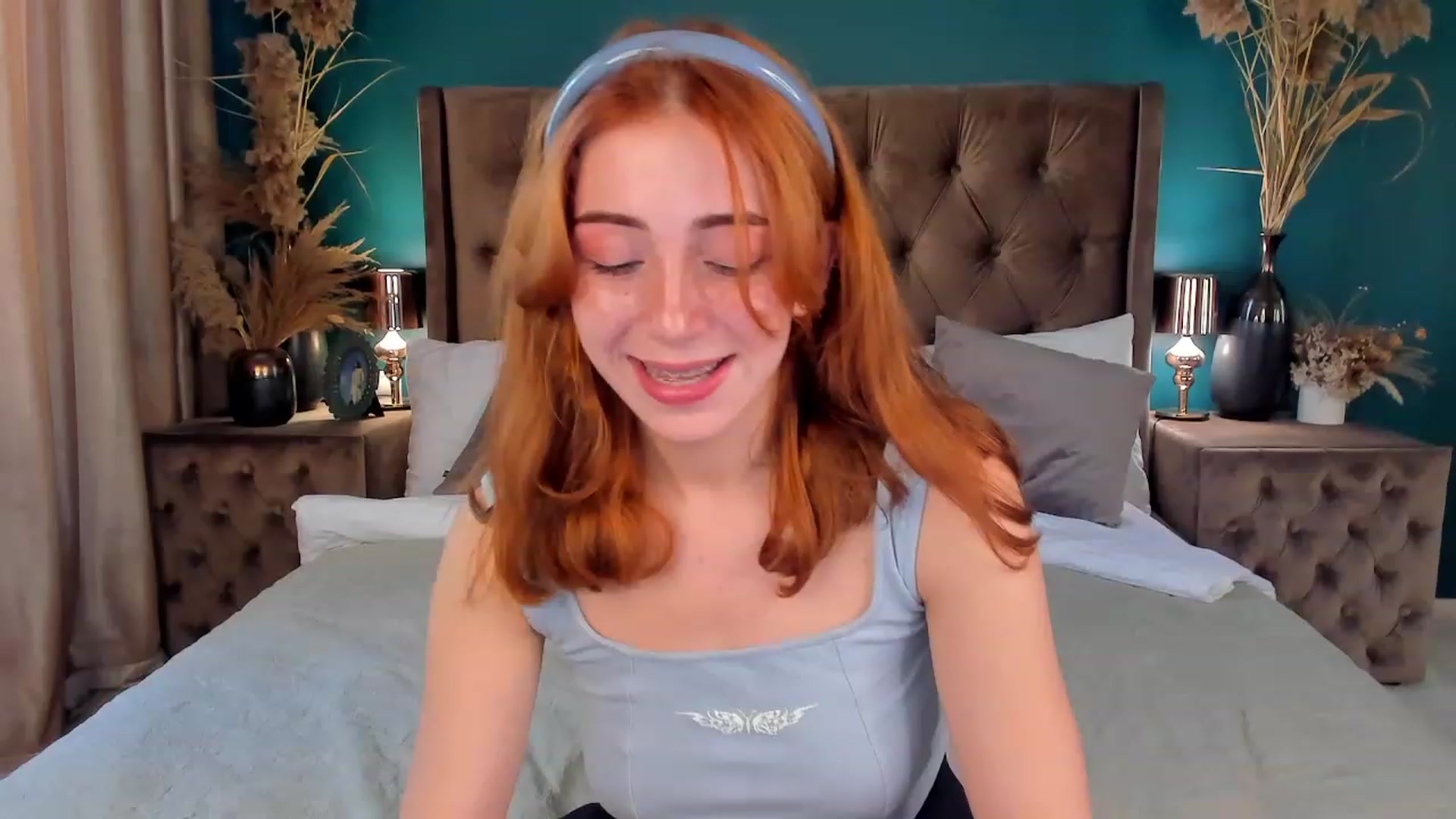 Gallery image thumbnail from ElsaYoung's myfreecams stream on, 06/22/2023, 13:11 image 10 of 20
