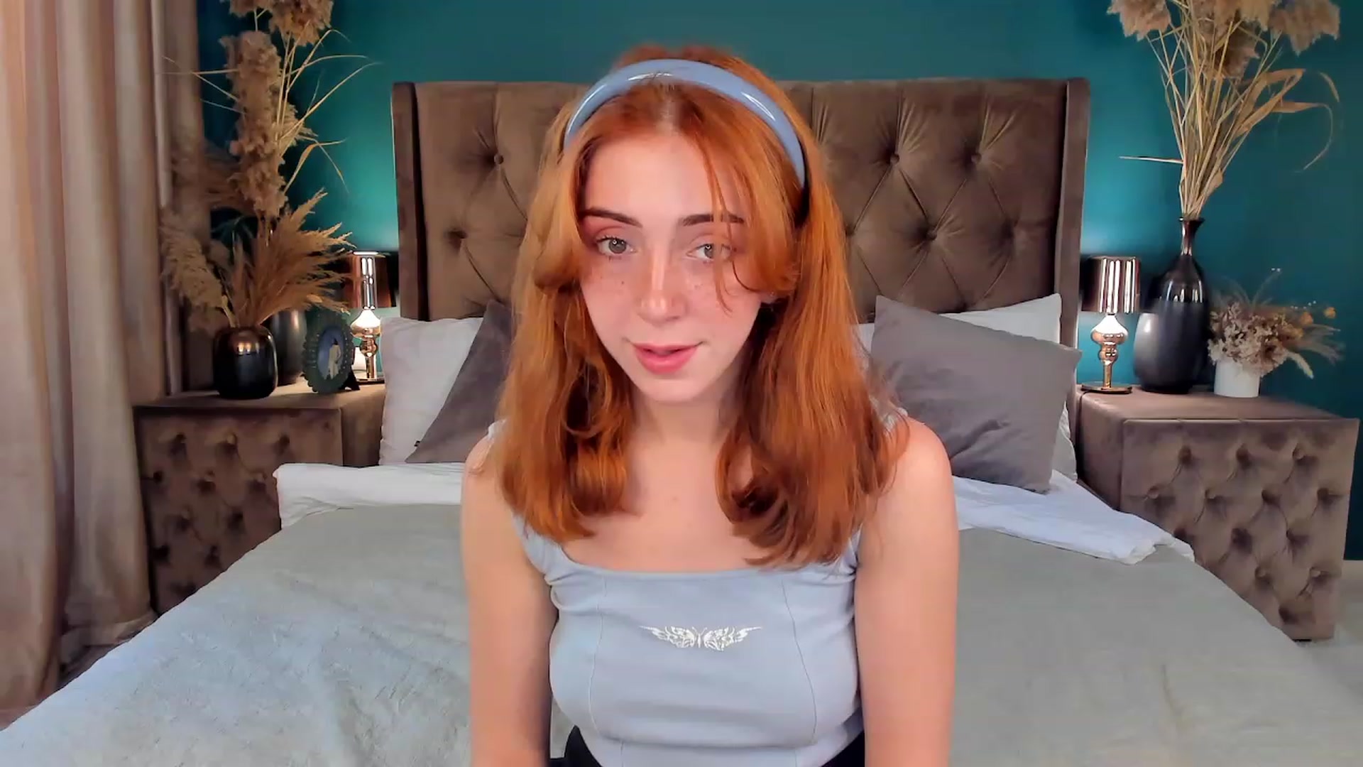 Gallery image thumbnail from ElsaYoung's myfreecams stream on, 06/22/2023, 13:11 image 8 of 20