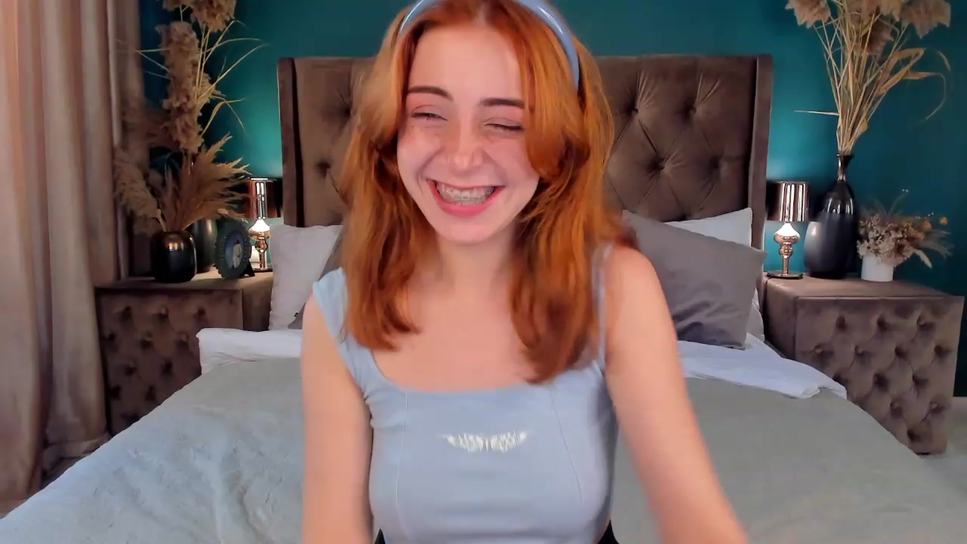 Gallery image thumbnail from ElsaYoung's myfreecams stream on, 06/22/2023, 13:11 image 19 of 20