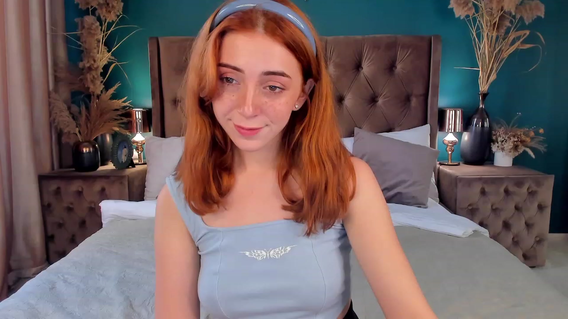 Gallery image thumbnail from ElsaYoung's myfreecams stream on, 06/22/2023, 14:31 image 7 of 20