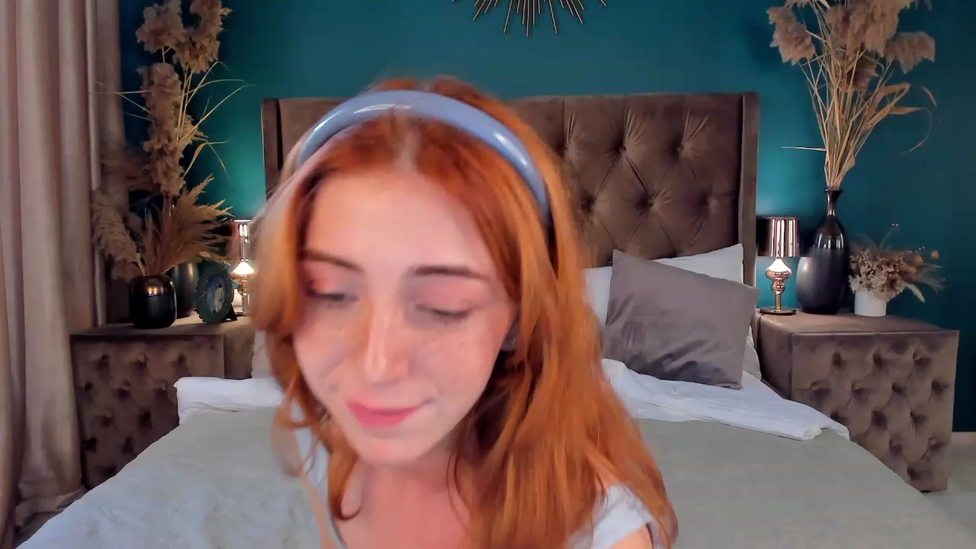 Gallery image thumbnail from ElsaYoung's myfreecams stream on, 06/22/2023, 14:31 image 14 of 20