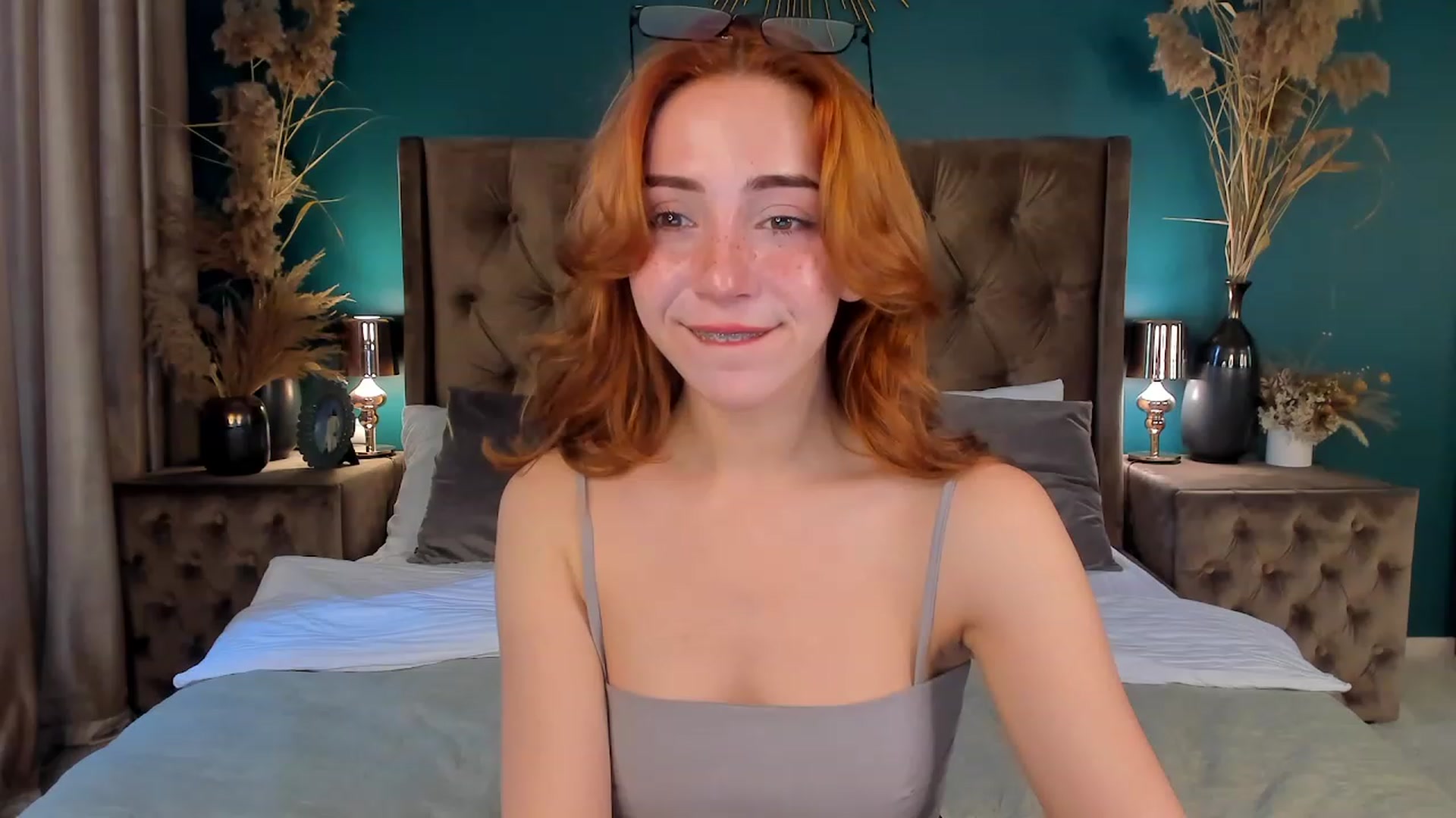 Gallery image thumbnail from ElsaYoung's myfreecams stream on, 06/23/2023, 05:37 image 8 of 20