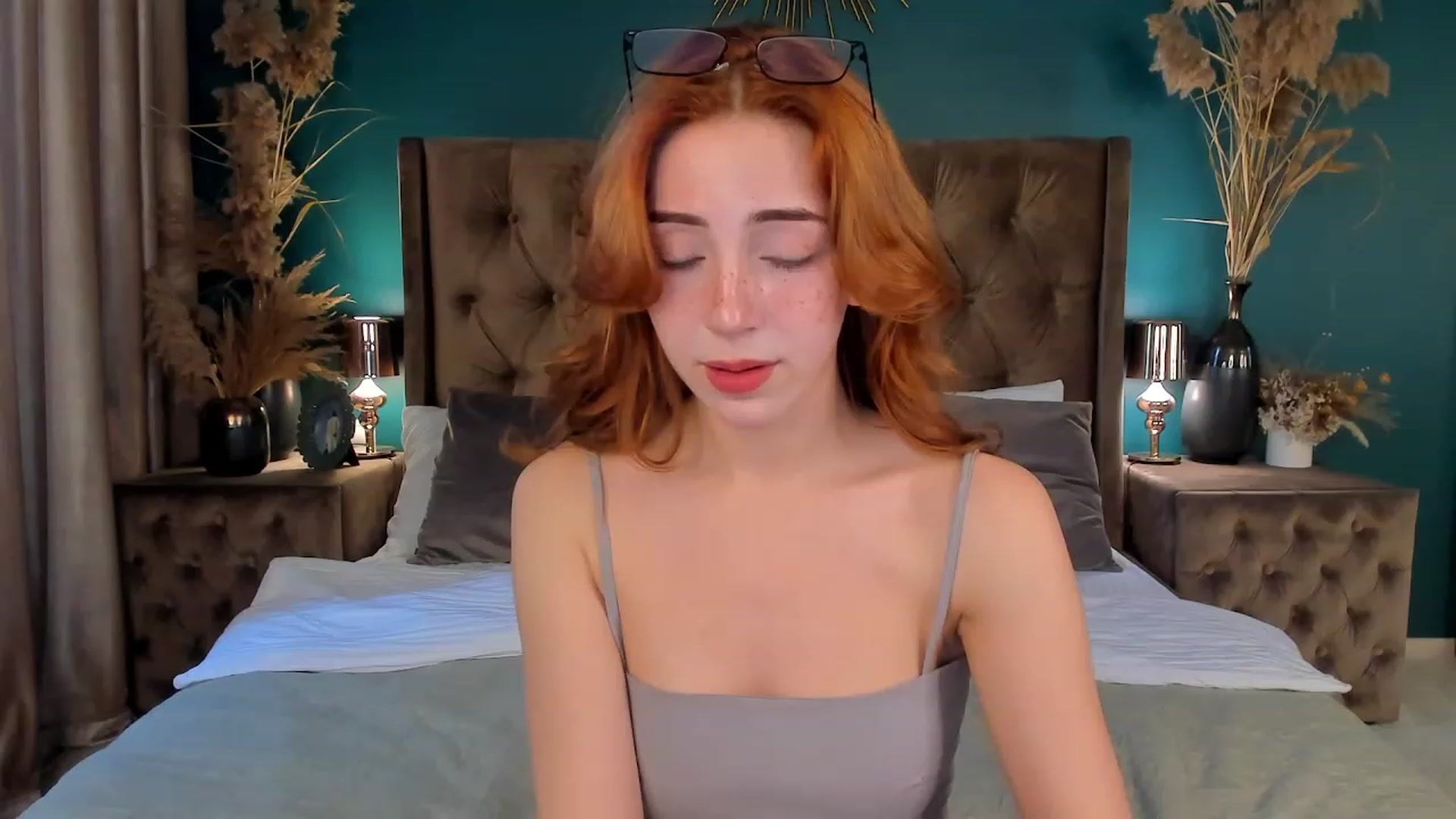 Gallery image thumbnail from ElsaYoung's myfreecams stream on, 06/23/2023, 05:37 image 7 of 20