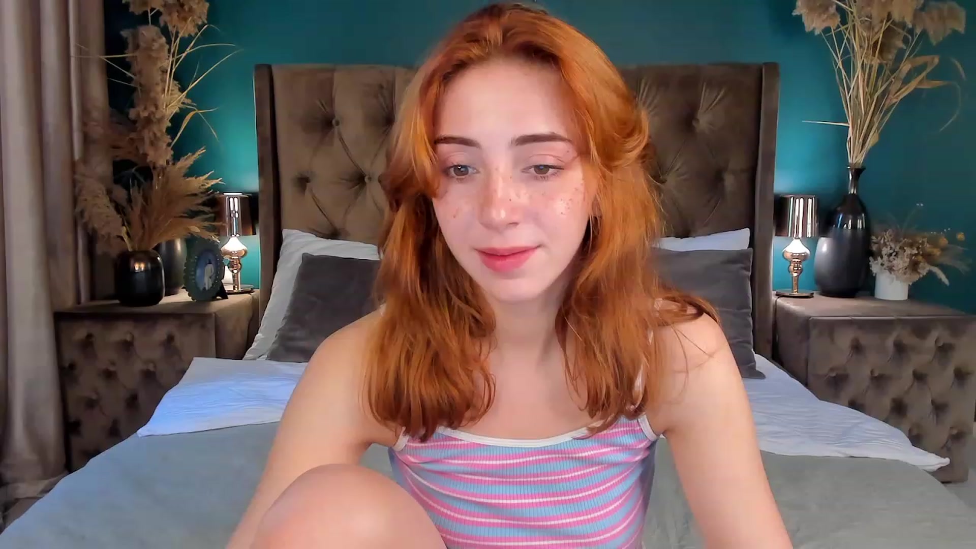 Gallery image thumbnail from ElsaYoung's myfreecams stream on, 06/24/2023, 07:37 image 3 of 20