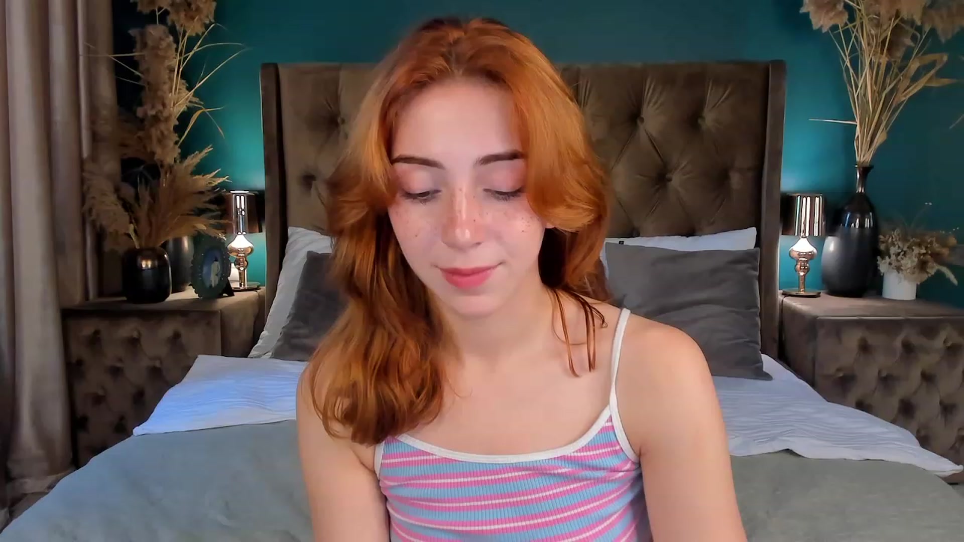 Gallery image thumbnail from ElsaYoung's myfreecams stream on, 06/24/2023, 07:37 image 6 of 20