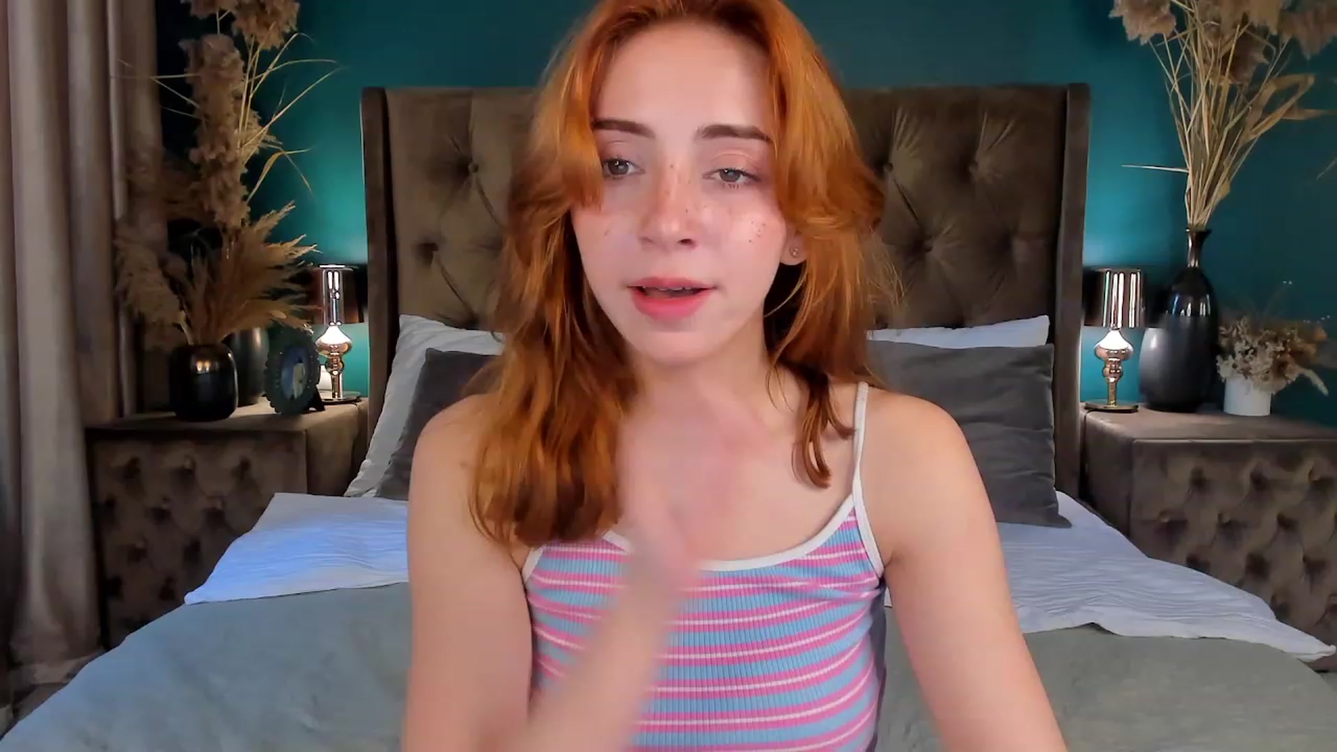 Gallery image thumbnail from ElsaYoung's myfreecams stream on, 06/24/2023, 07:37 image 5 of 20