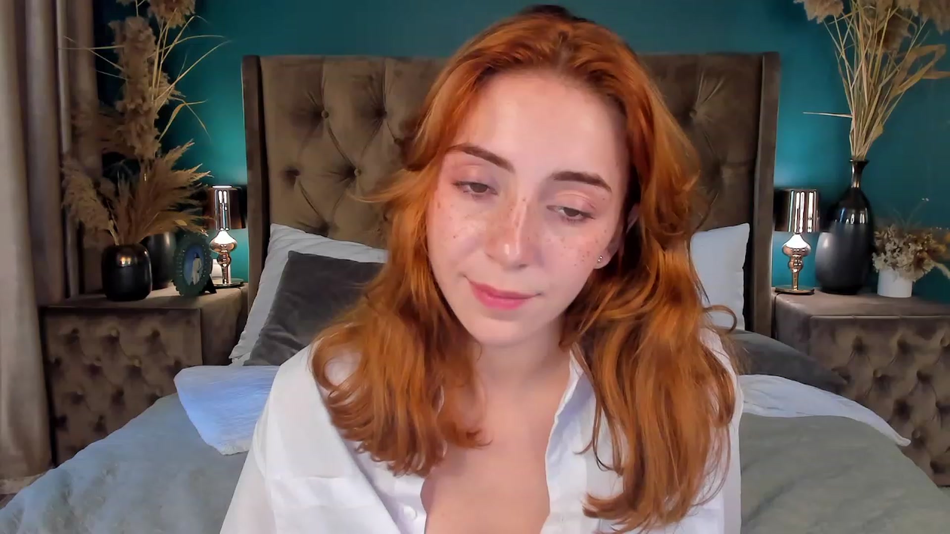 Gallery image thumbnail from ElsaYoung's myfreecams stream on, 06/24/2023, 09:28 image 17 of 20