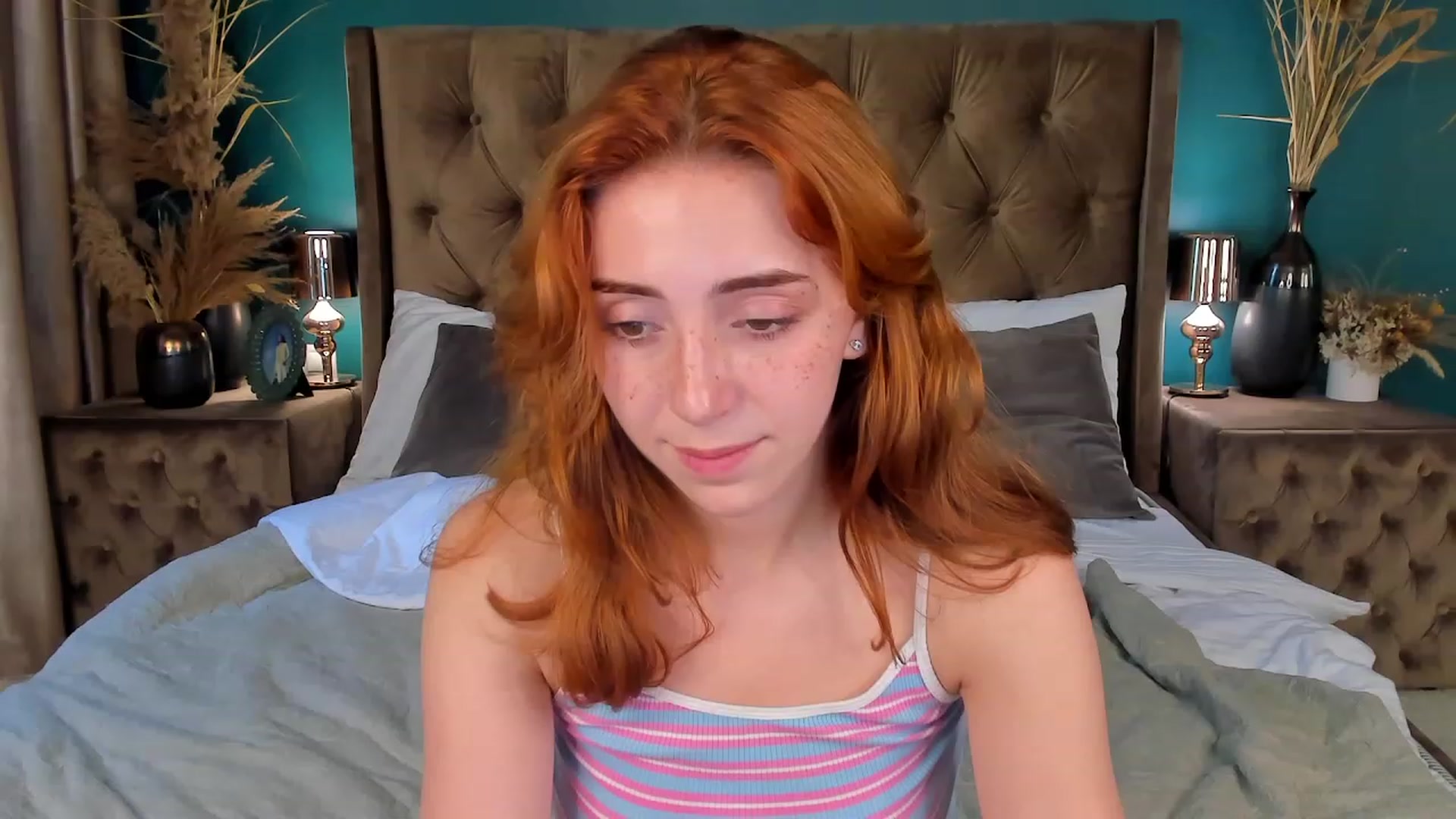 Gallery image thumbnail from ElsaYoung's myfreecams stream on, 06/24/2023, 11:27 image 9 of 20