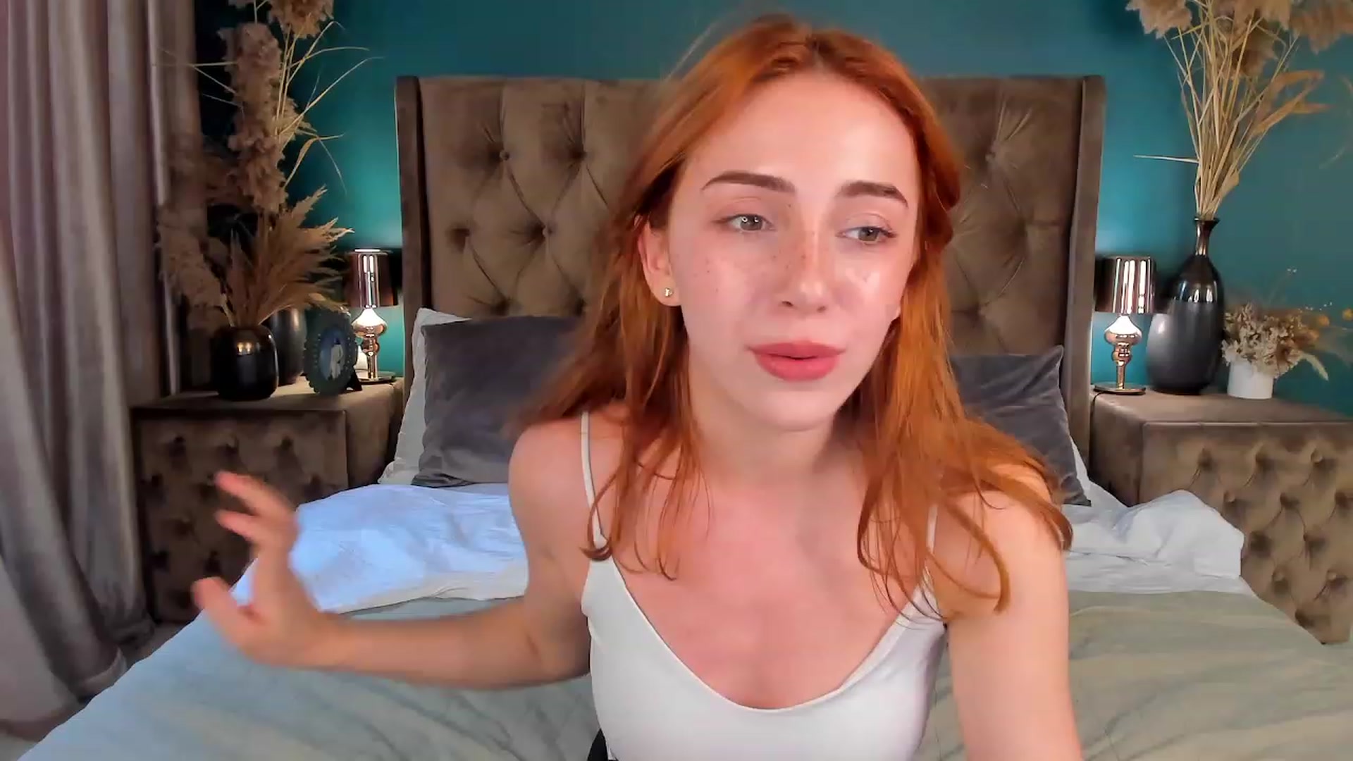 Gallery image thumbnail from ElsaYoung's myfreecams stream on, 06/25/2023, 14:57 image 16 of 20