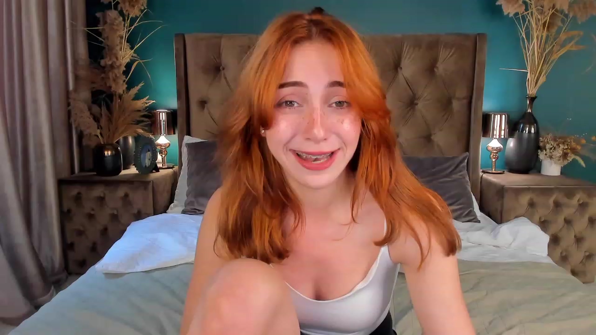 Gallery image thumbnail from ElsaYoung's myfreecams stream on, 06/25/2023, 14:57 image 19 of 20