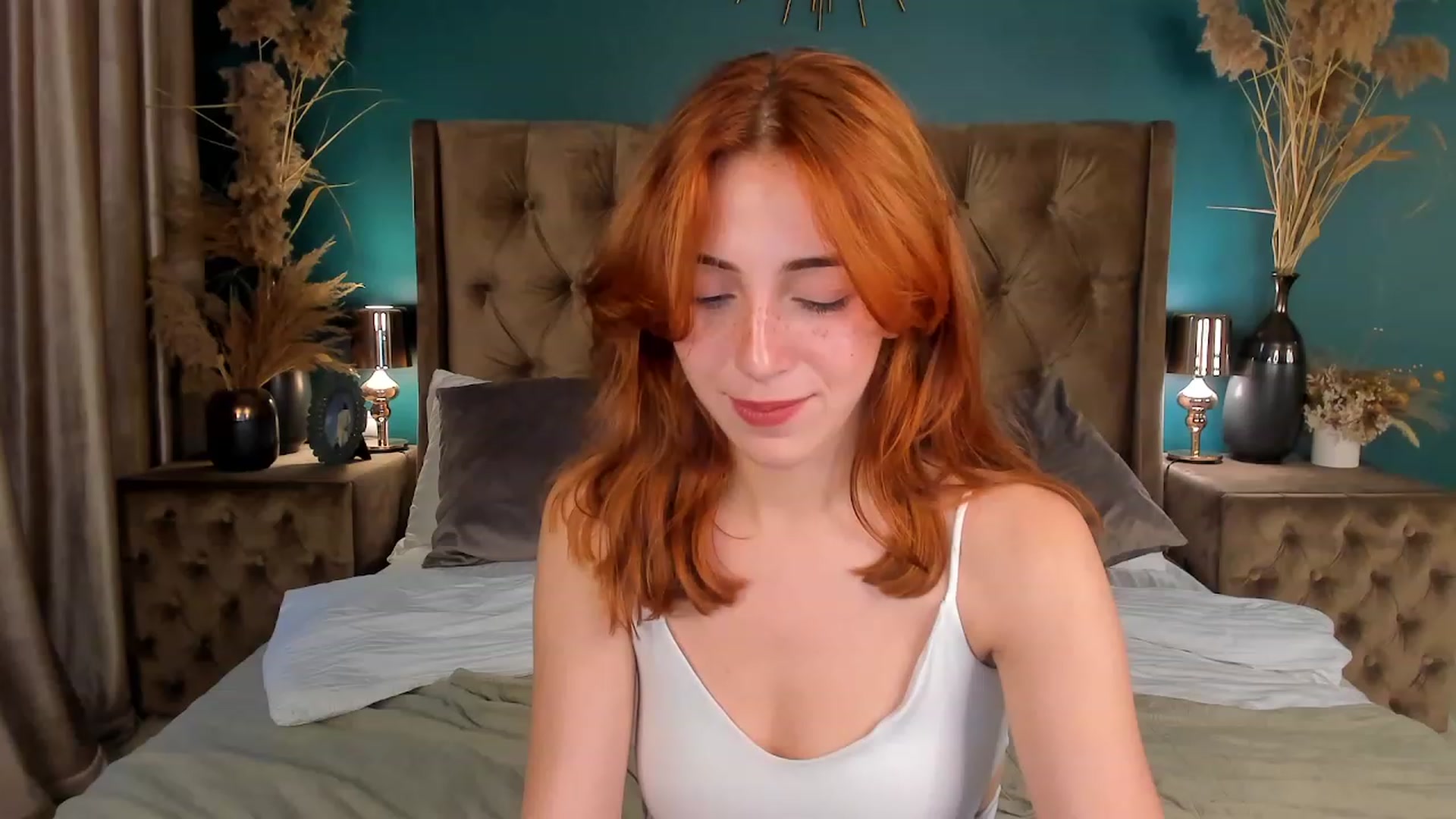 Gallery image thumbnail from ElsaYoung's myfreecams stream on, 06/25/2023, 16:29 image 8 of 20