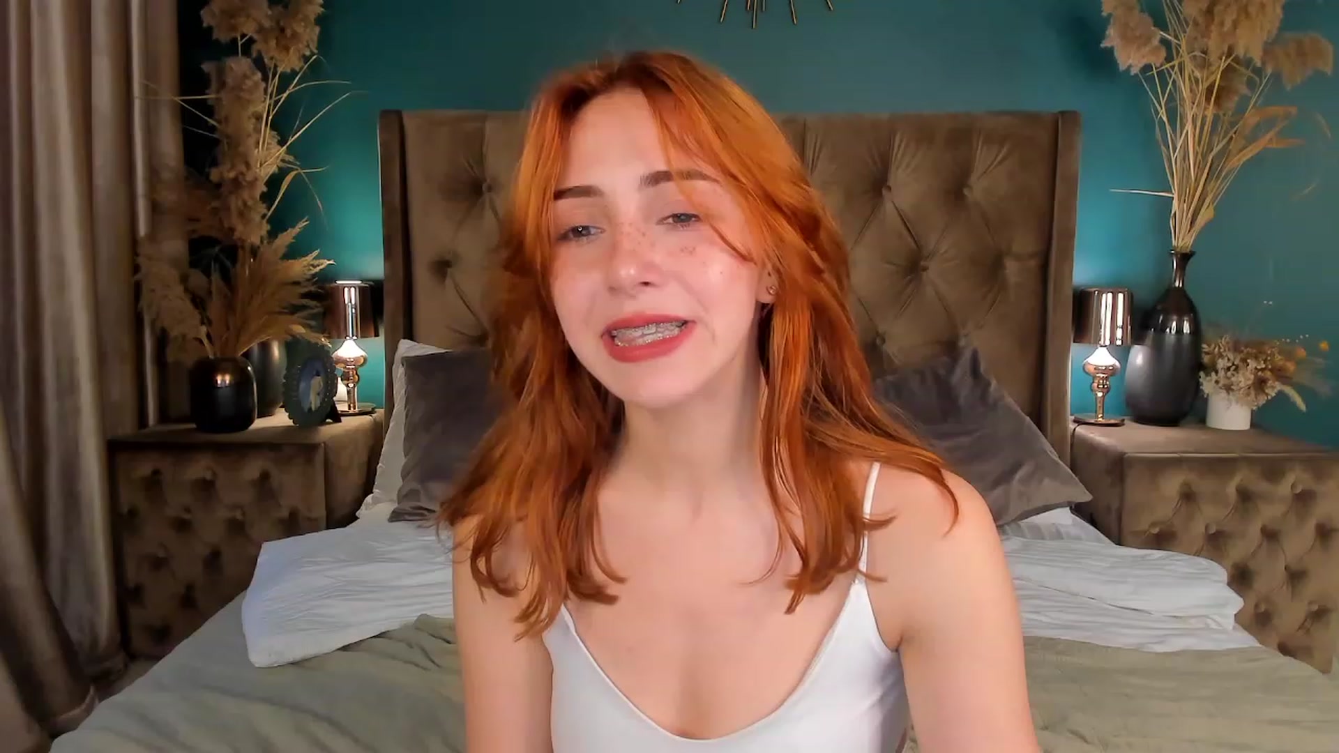 Gallery image thumbnail from ElsaYoung's myfreecams stream on, 06/25/2023, 16:29 image 10 of 20