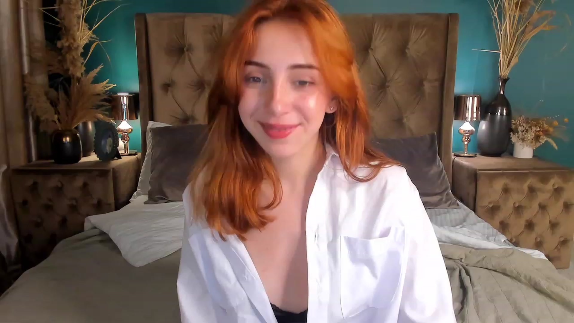 Gallery image thumbnail from ElsaYoung's myfreecams stream on, 06/25/2023, 18:19 image 13 of 20