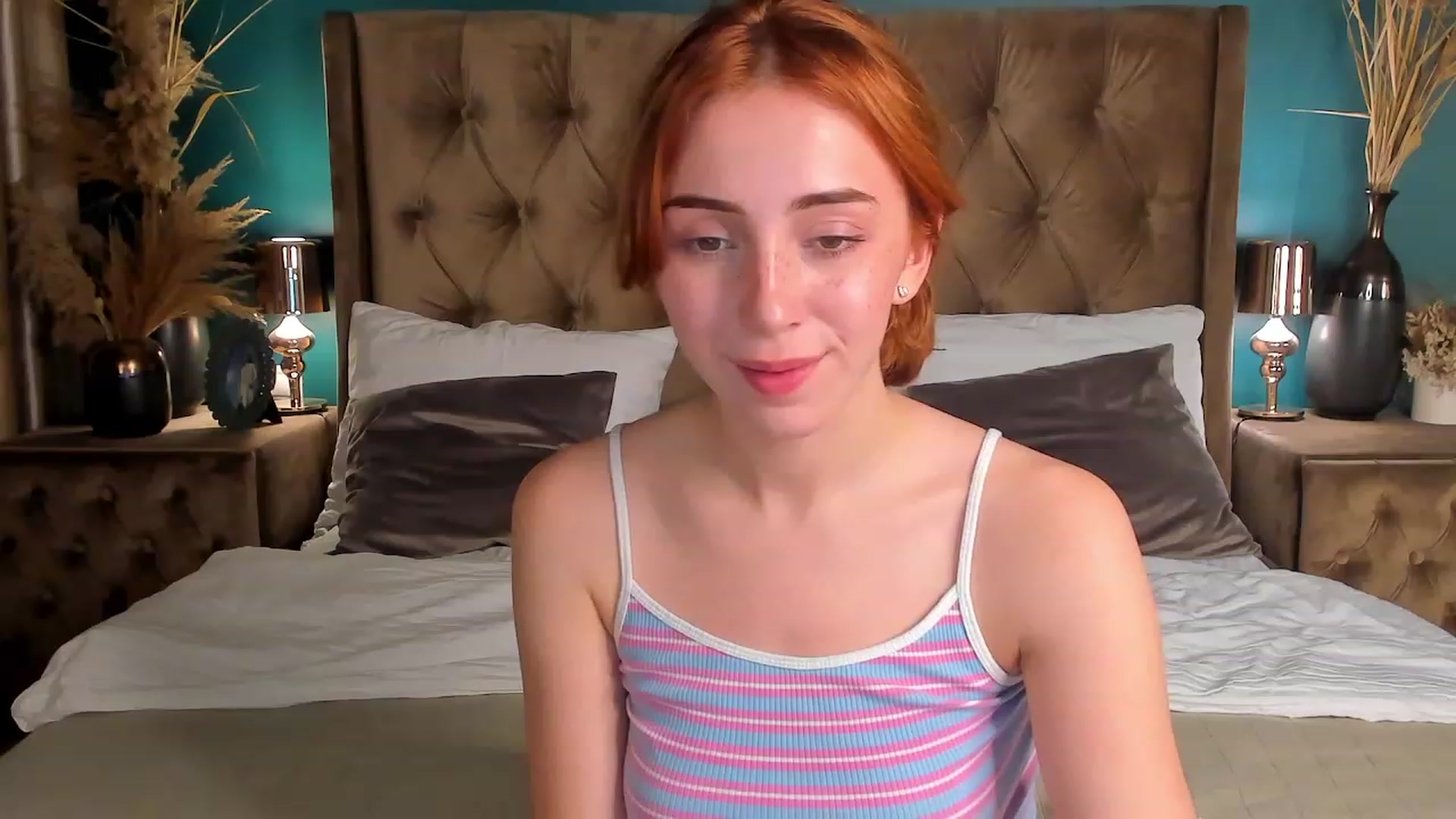 Gallery image thumbnail from ElsaYoung's myfreecams stream on, 06/25/2023, 19:02 image 19 of 20