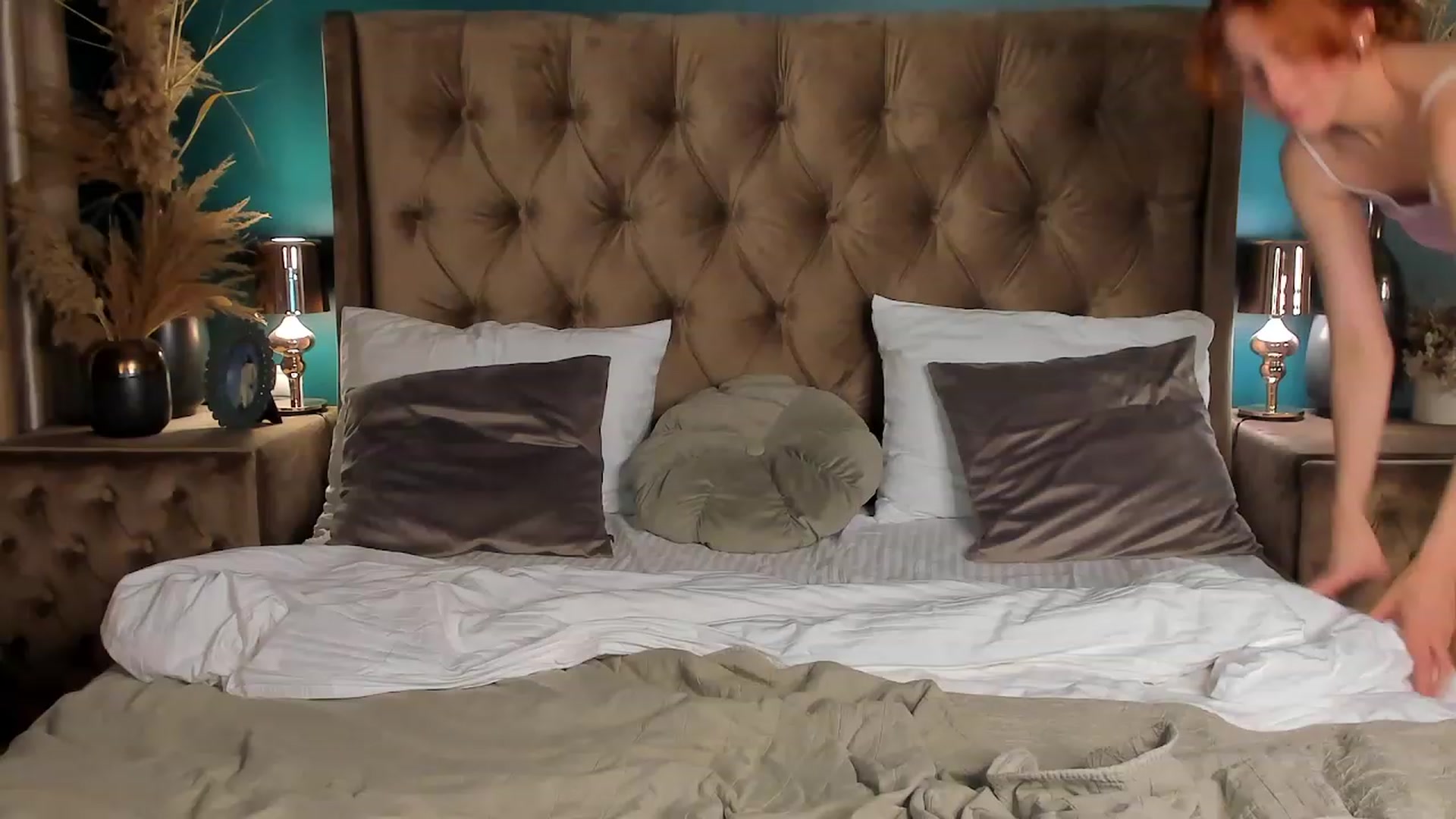 Gallery image thumbnail from ElsaYoung's myfreecams stream on, 06/25/2023, 19:02 image 16 of 20