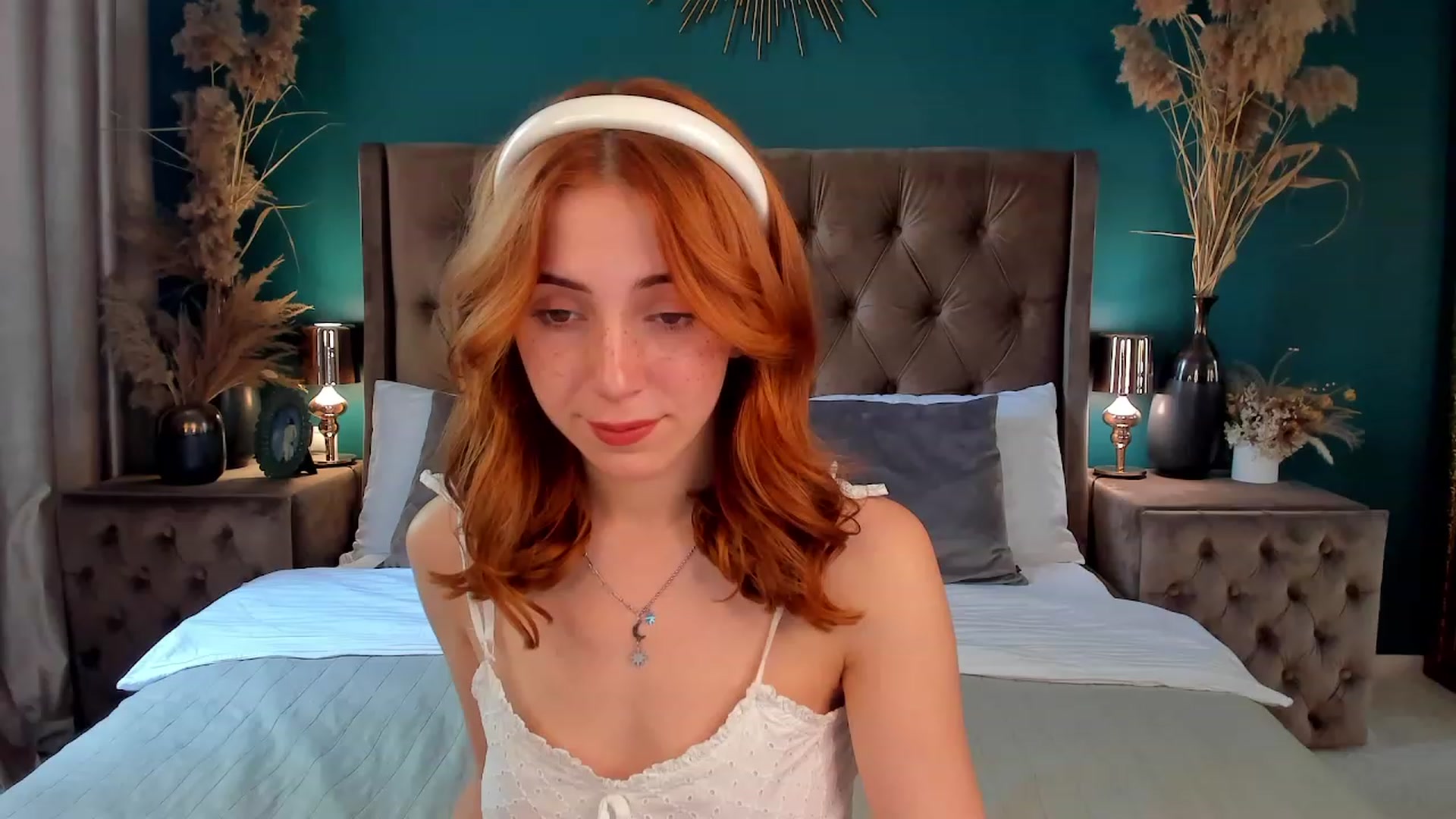 Gallery image thumbnail from ElsaYoung's myfreecams stream on, 06/27/2023, 12:36 image 8 of 20