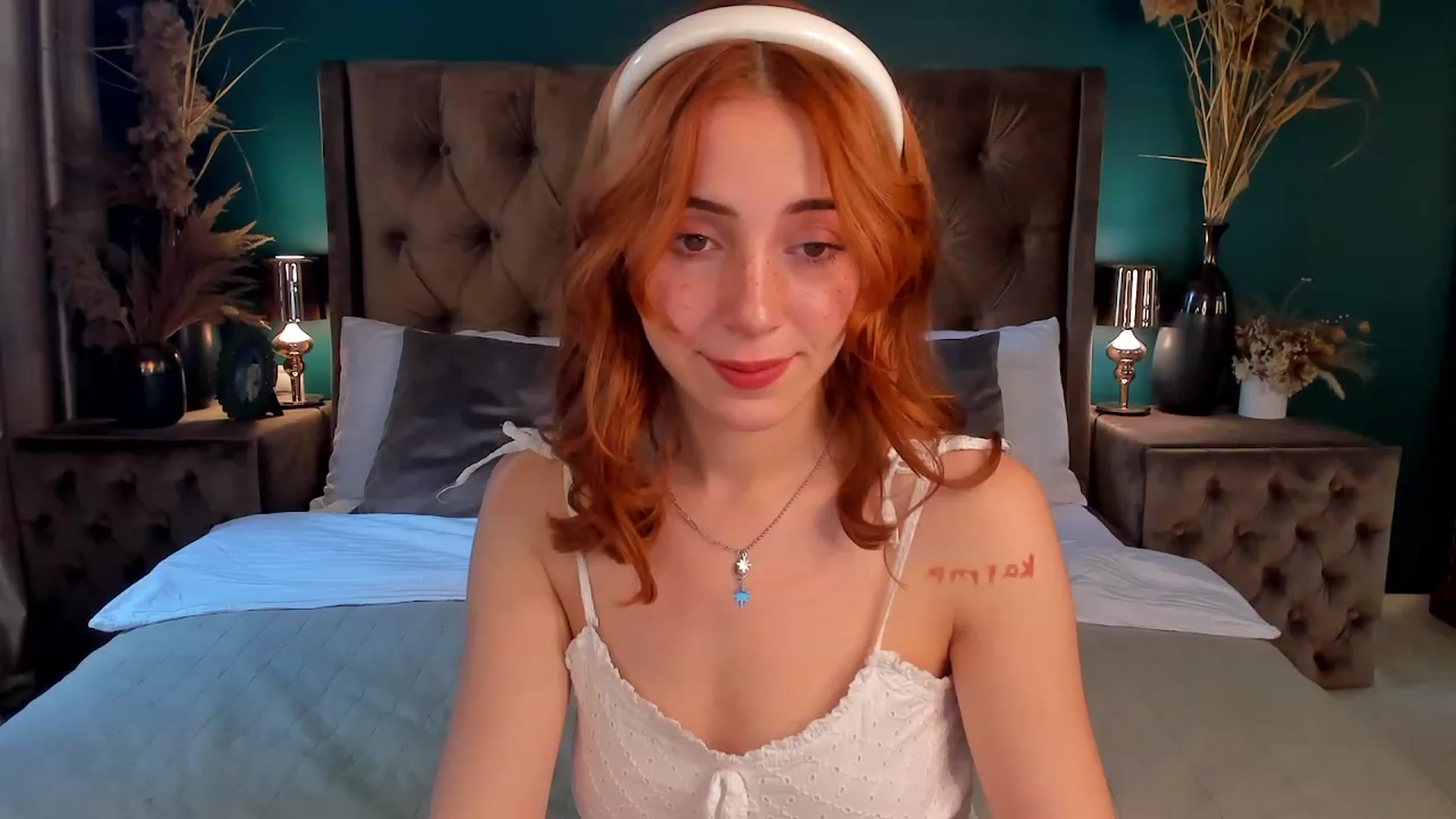 Gallery image thumbnail from ElsaYoung's myfreecams stream on, 06/27/2023, 12:36 image 20 of 20