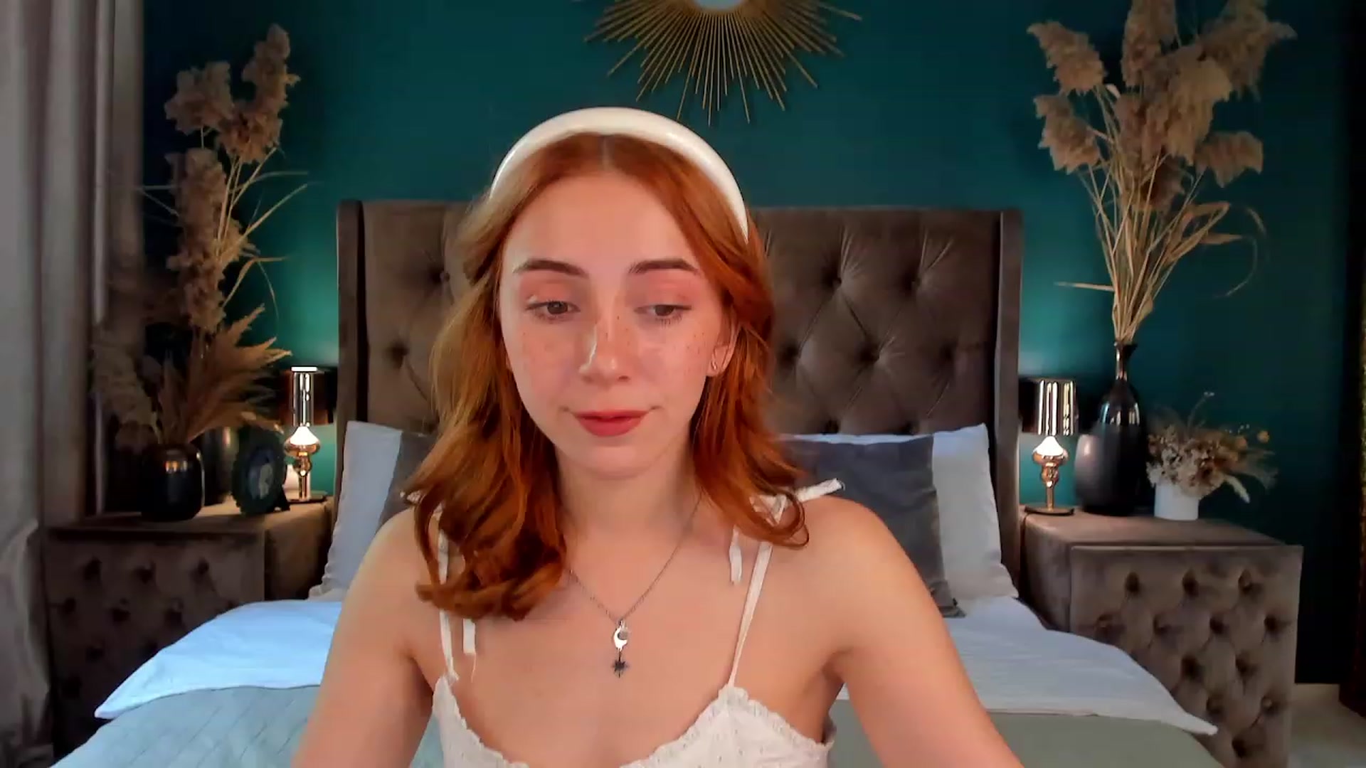 Gallery image thumbnail from ElsaYoung's myfreecams stream on, 06/27/2023, 12:36 image 6 of 20