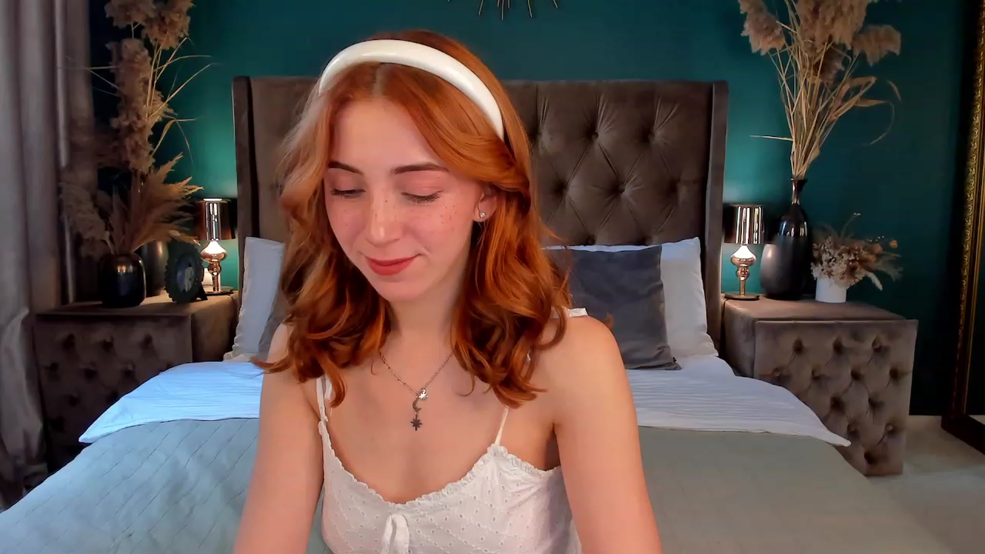 Gallery image thumbnail from ElsaYoung's myfreecams stream on, 06/27/2023, 12:36 image 1 of 20