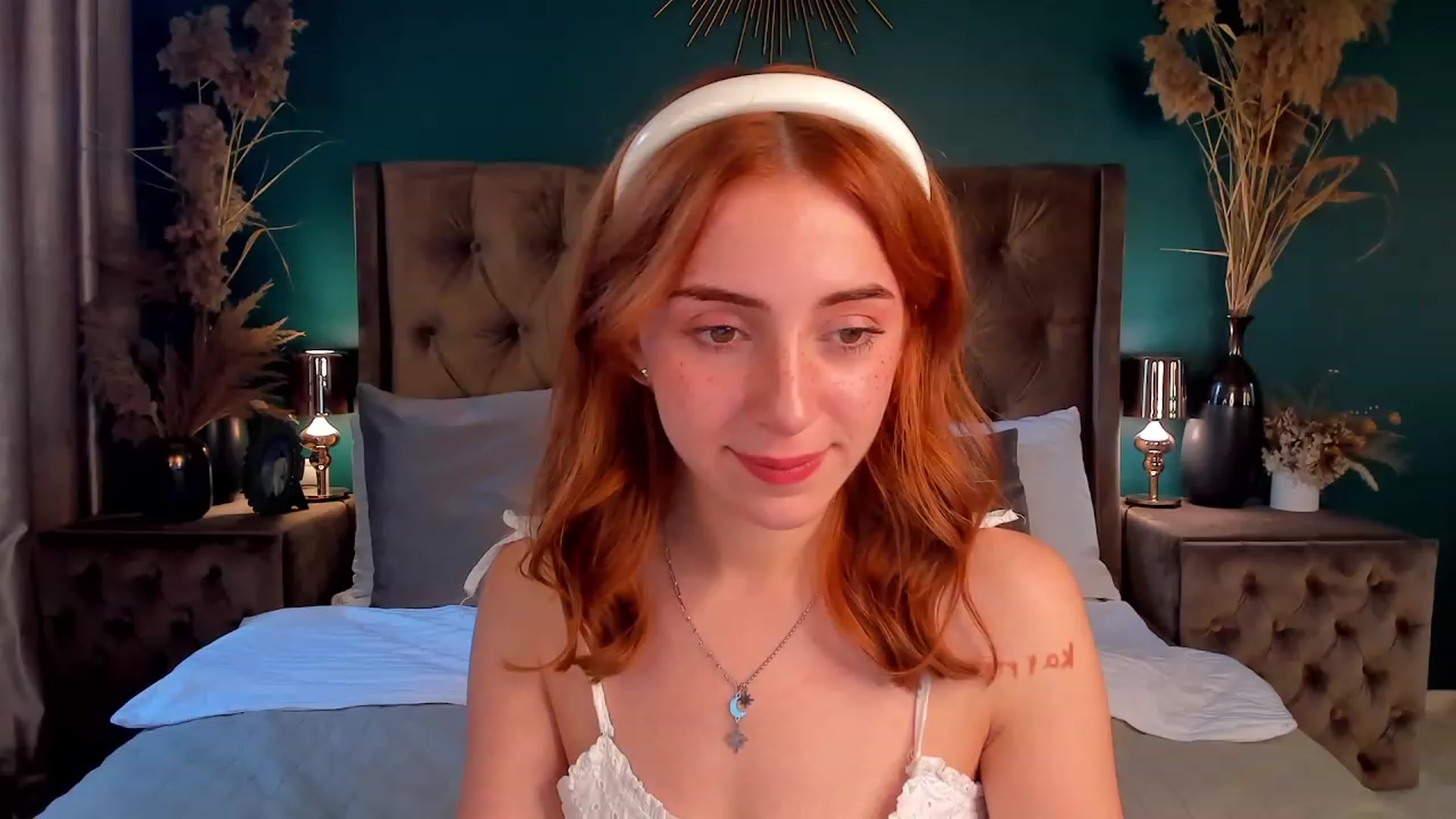 Gallery image thumbnail from ElsaYoung's myfreecams stream on, 06/27/2023, 14:46 image 7 of 20