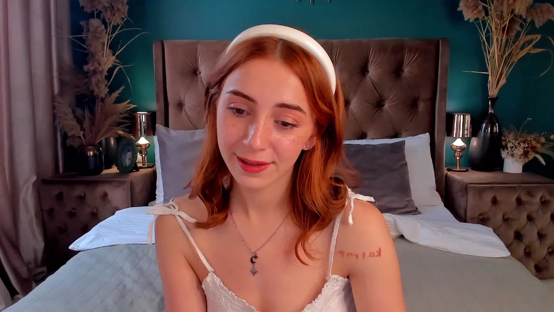 Gallery image thumbnail from ElsaYoung's myfreecams stream on, 06/27/2023, 14:46 image 5 of 20