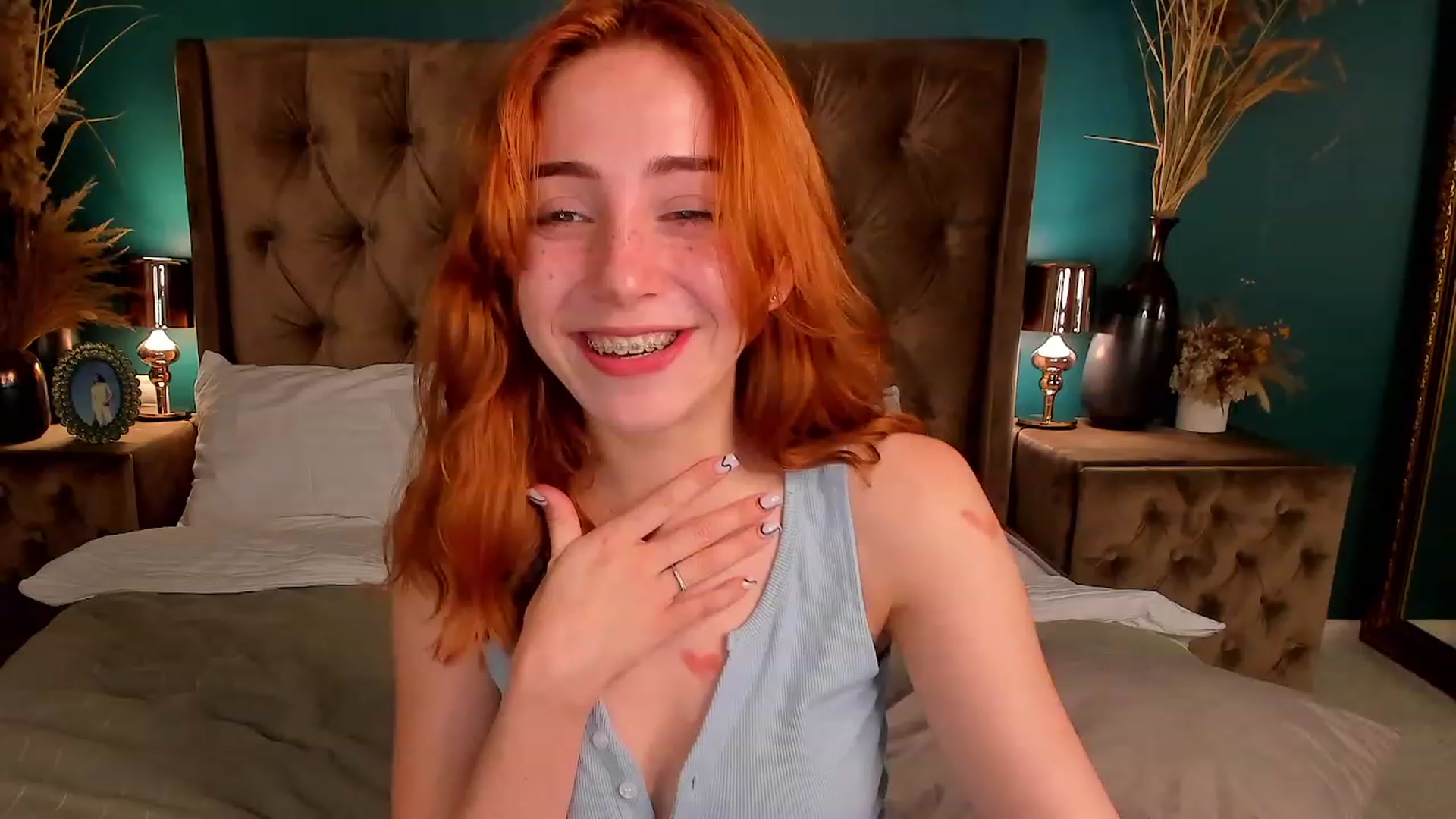 Gallery image thumbnail from ElsaYoung's myfreecams stream on, 06/29/2023, 19:08 image 3 of 20