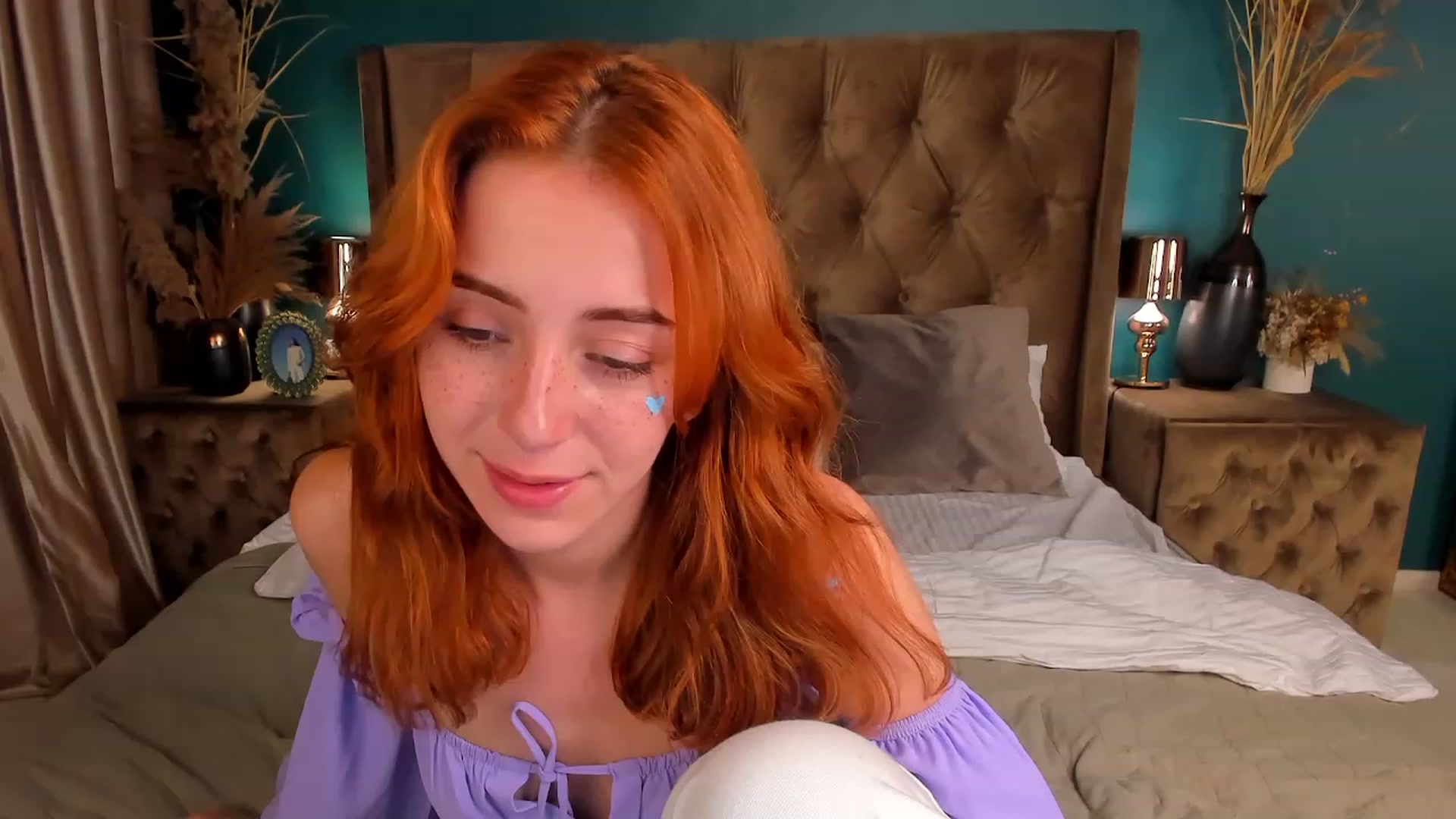 Gallery image thumbnail from ElsaYoung's myfreecams stream on, 07/01/2023, 19:00 image 6 of 20