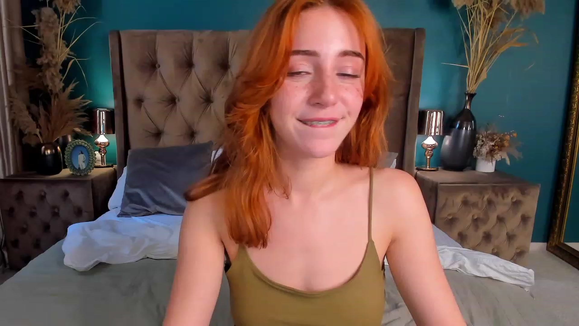 Gallery image thumbnail from ElsaYoung's myfreecams stream on, 07/04/2023, 16:04 image 14 of 20