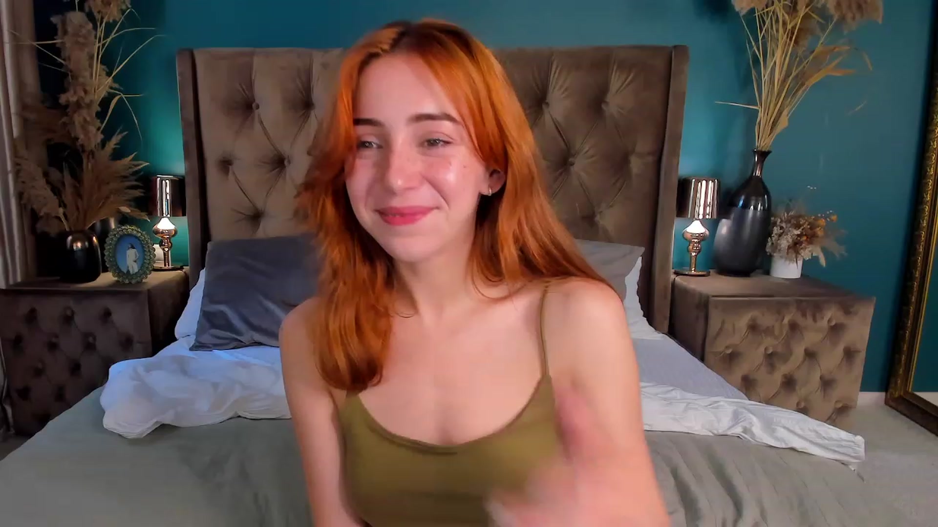 Gallery image thumbnail from ElsaYoung's myfreecams stream on, 07/04/2023, 16:04 image 17 of 20