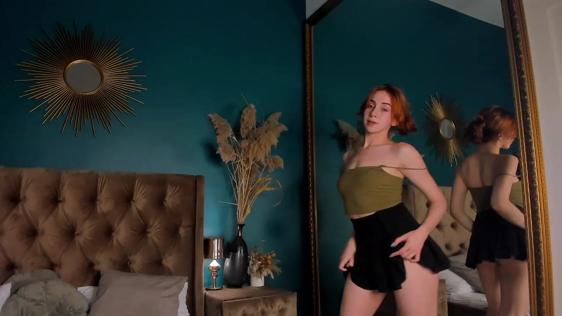 Gallery image thumbnail from ElsaYoung's myfreecams stream on, 07/04/2023, 19:39 image 10 of 20