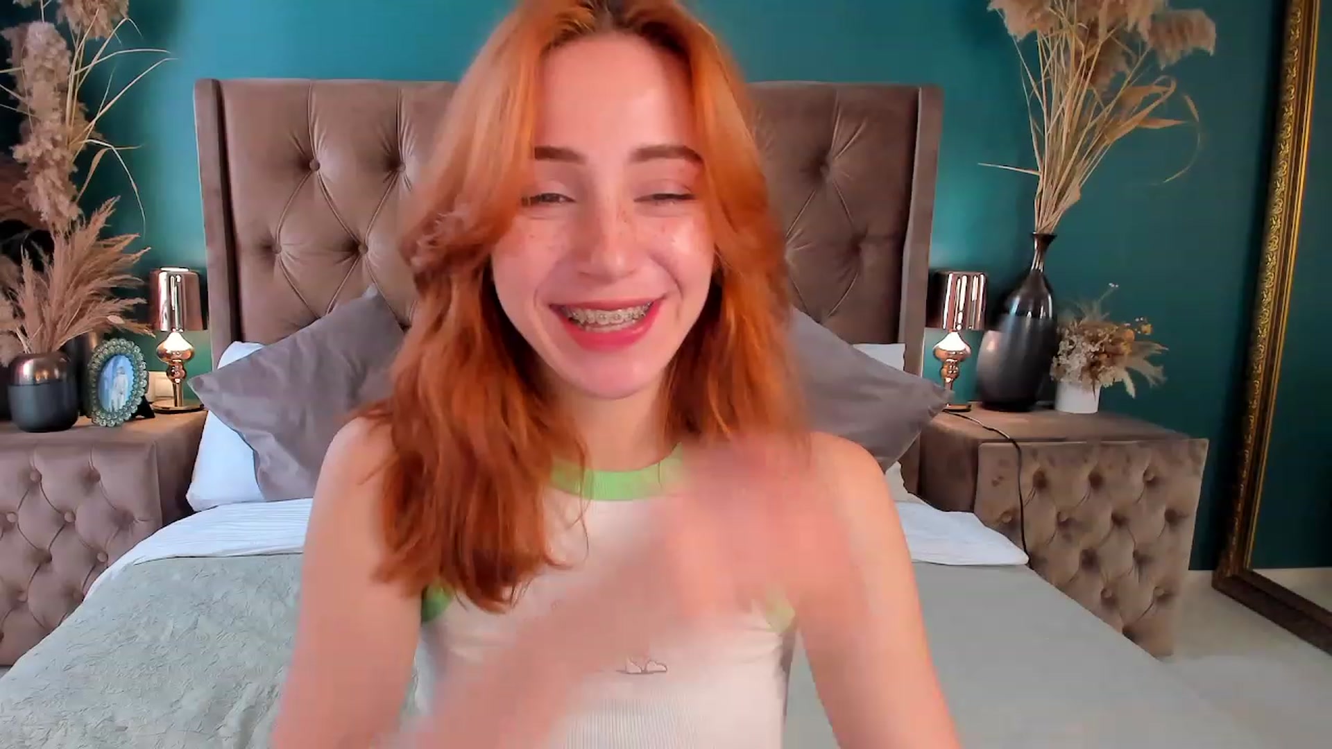 Gallery image thumbnail from ElsaYoung's myfreecams stream on, 07/12/2023, 13:44 image 19 of 20