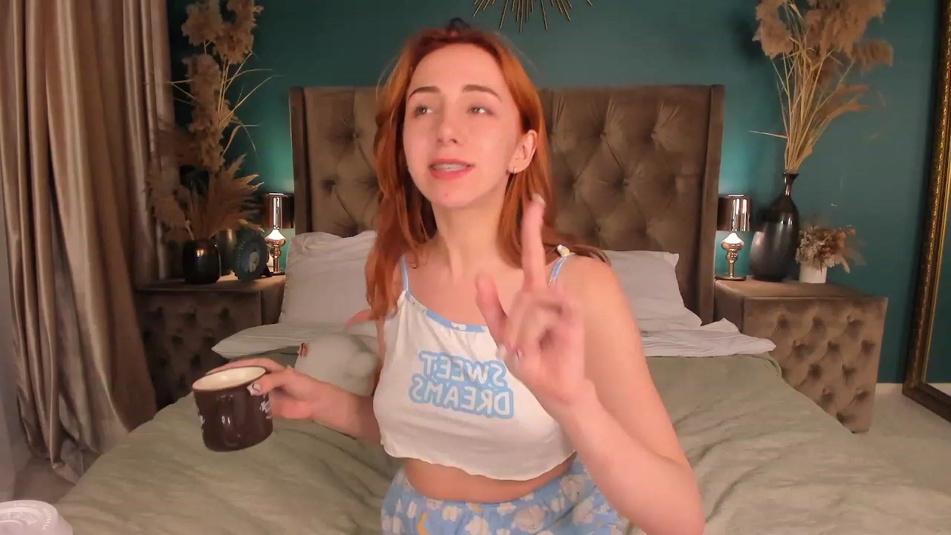 Gallery image thumbnail from ElsaYoung's myfreecams stream on, 07/15/2023, 18:27 image 11 of 20