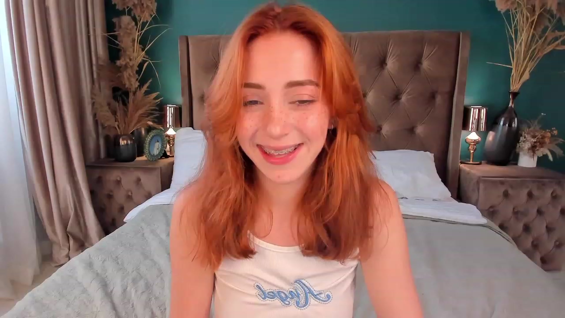 Gallery image thumbnail from ElsaYoung's myfreecams stream on, 07/16/2023, 14:50 image 17 of 20
