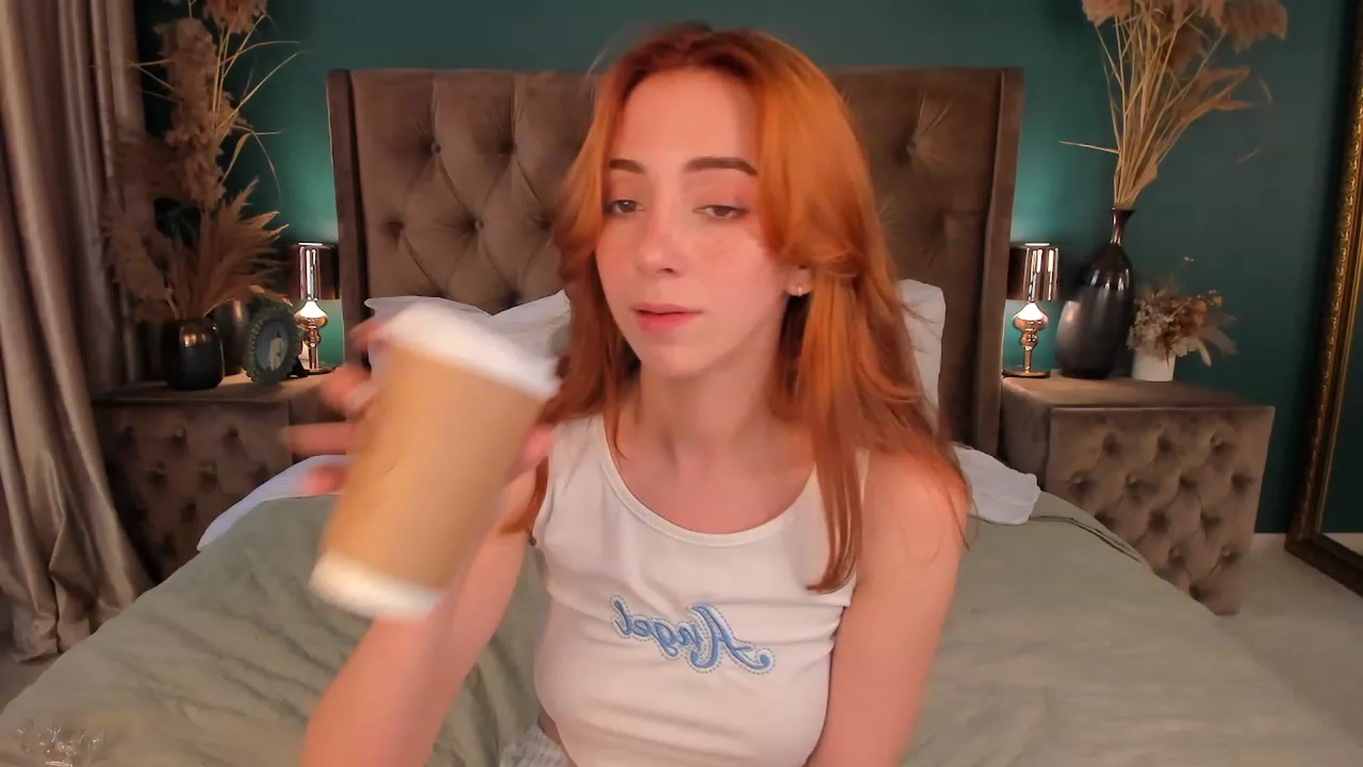 Gallery image thumbnail from ElsaYoung's myfreecams stream on, 07/16/2023, 17:22 image 2 of 20