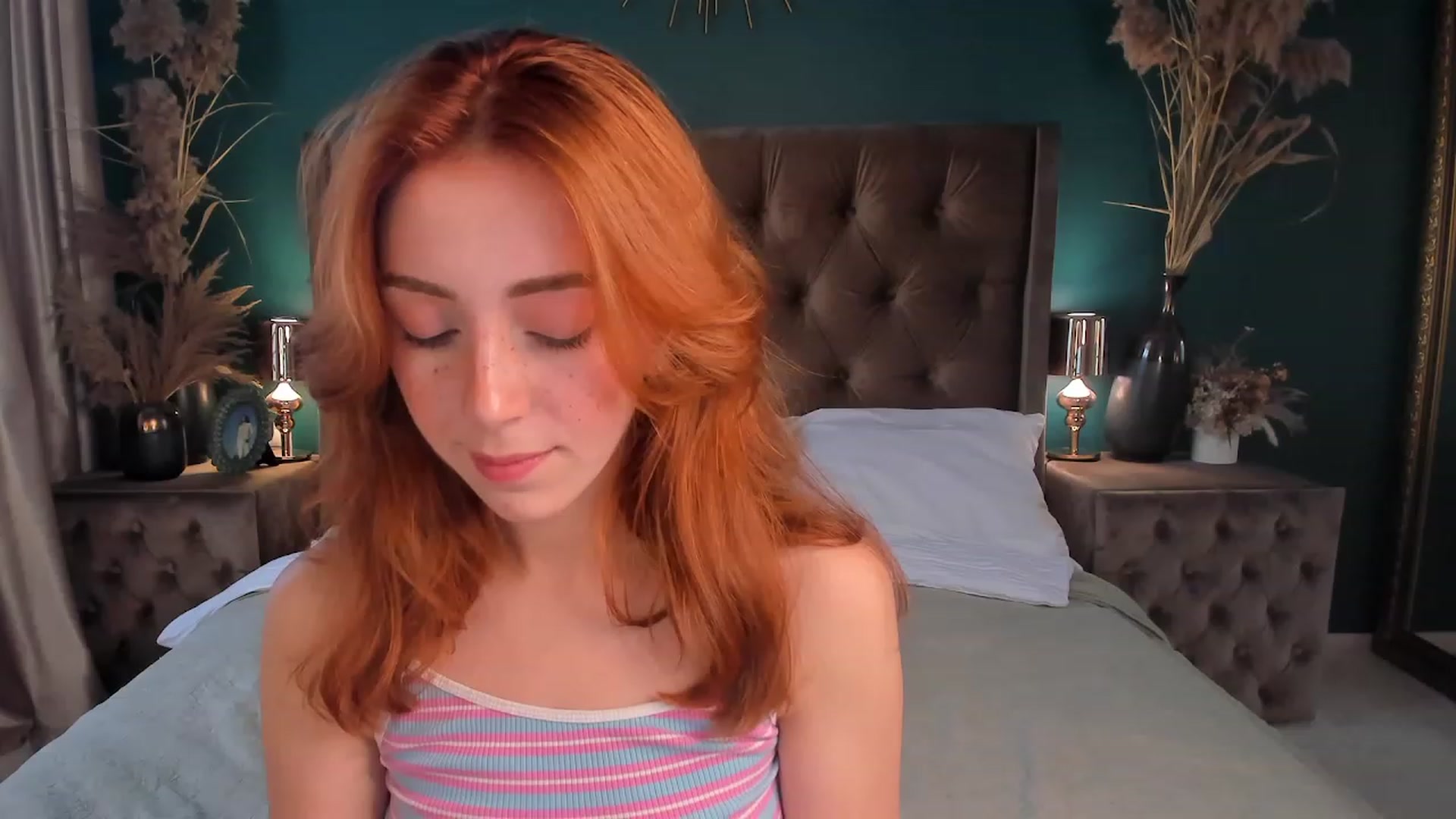 Gallery image thumbnail from ElsaYoung's myfreecams stream on, 07/18/2023, 14:07 image 2 of 20