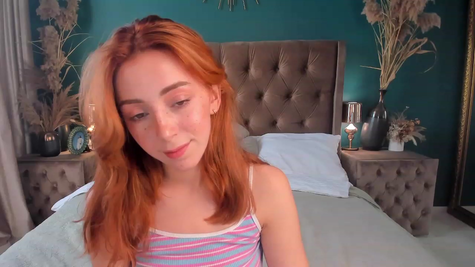 Gallery image thumbnail from ElsaYoung's myfreecams stream on, 07/18/2023, 14:07 image 9 of 20