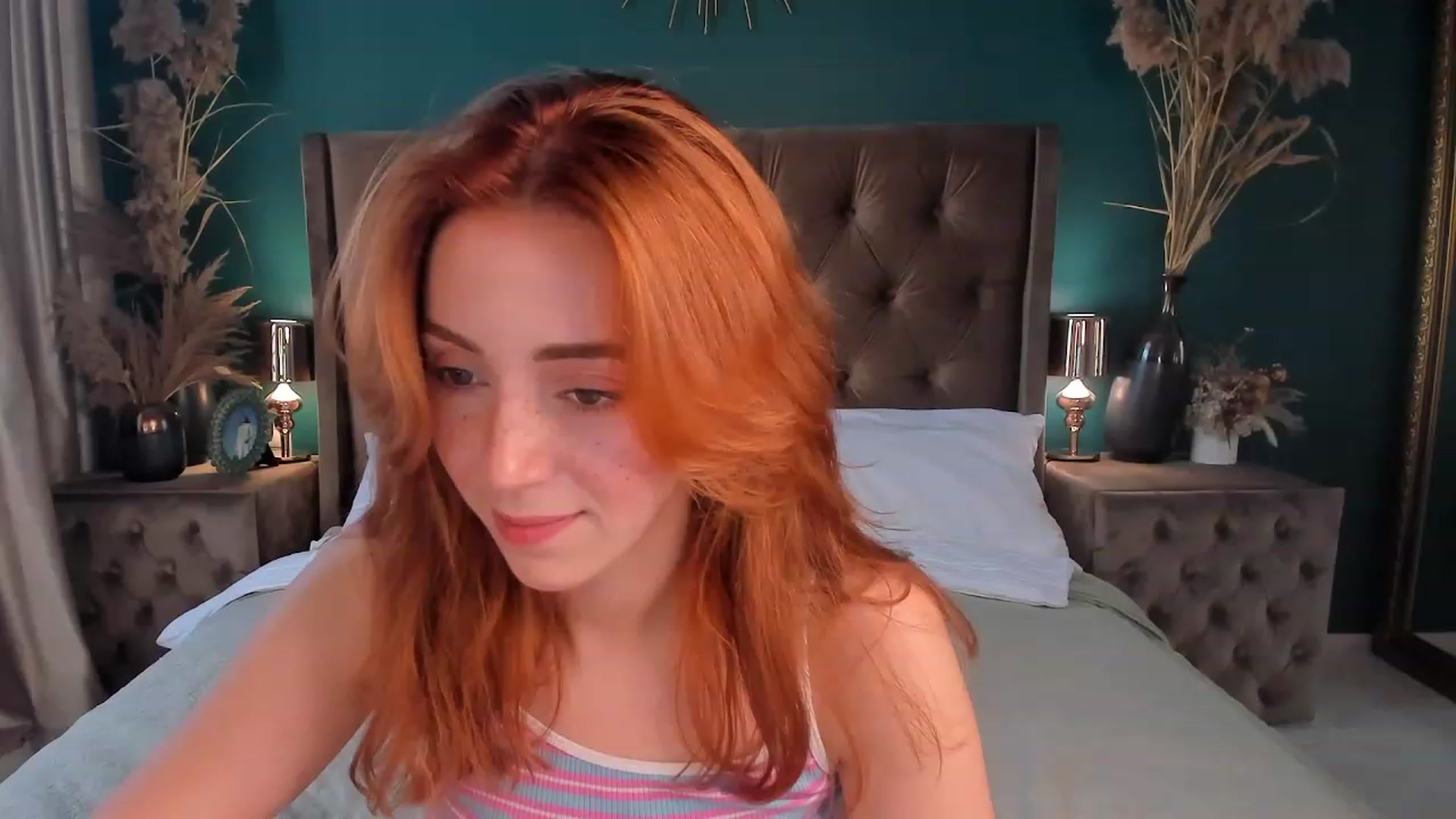 Gallery image thumbnail from ElsaYoung's myfreecams stream on, 07/18/2023, 14:07 image 16 of 20