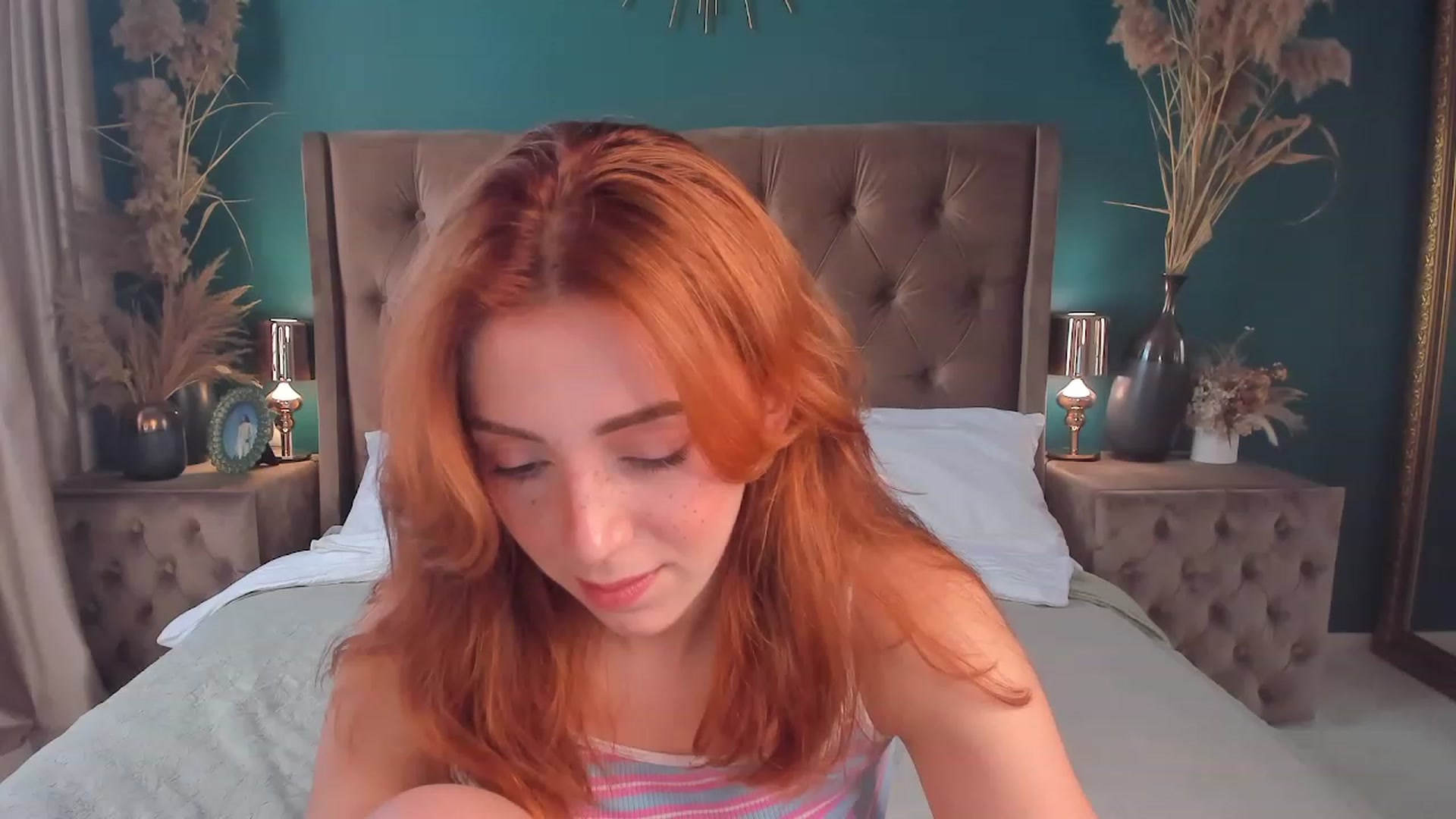 Gallery image thumbnail from ElsaYoung's myfreecams stream on, 07/18/2023, 14:07 image 19 of 20