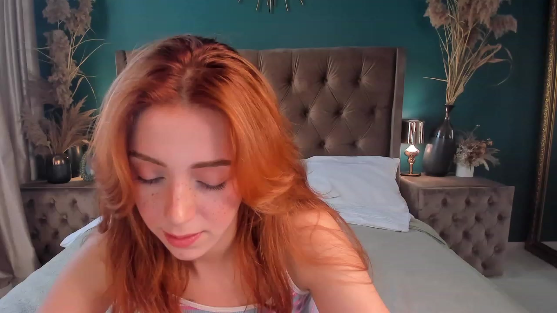 Gallery image thumbnail from ElsaYoung's myfreecams stream on, 07/18/2023, 14:07 image 15 of 20