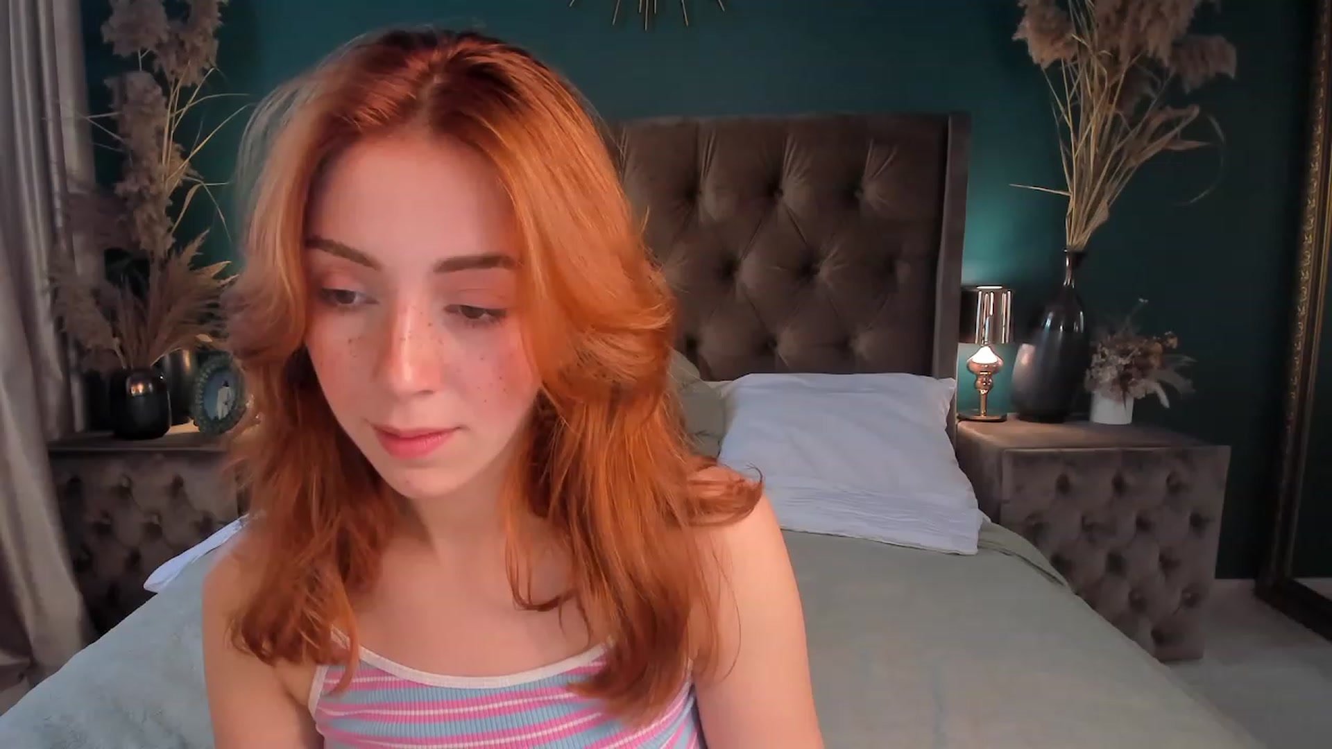 Gallery image thumbnail from ElsaYoung's myfreecams stream on, 07/18/2023, 14:07 image 3 of 20
