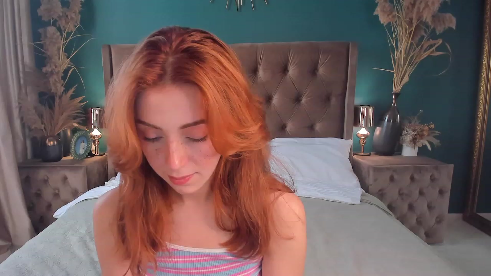 Gallery image thumbnail from ElsaYoung's myfreecams stream on, 07/18/2023, 14:07 image 10 of 20