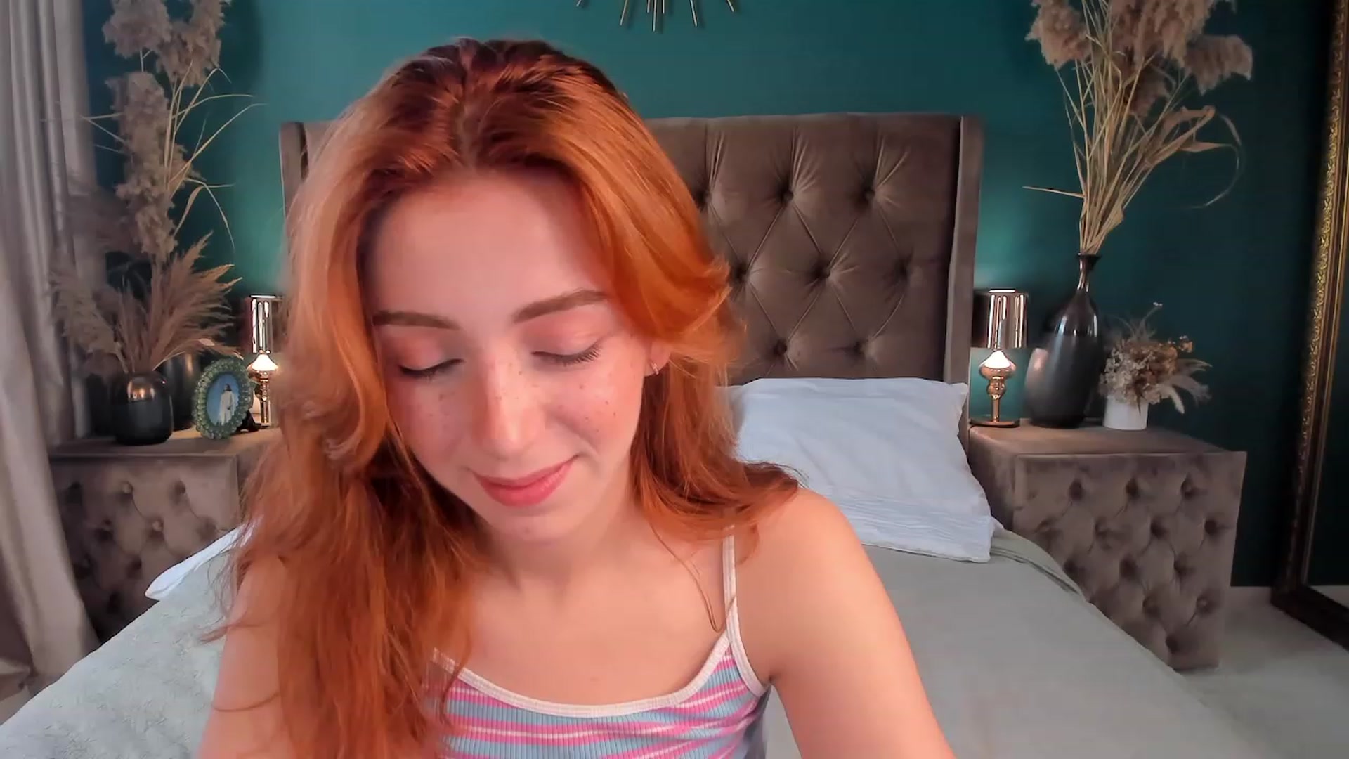 Gallery image thumbnail from ElsaYoung's myfreecams stream on, 07/18/2023, 14:07 image 13 of 20