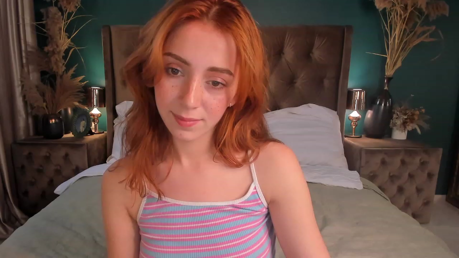 Gallery image thumbnail from ElsaYoung's myfreecams stream on, 07/18/2023, 16:20 image 19 of 20